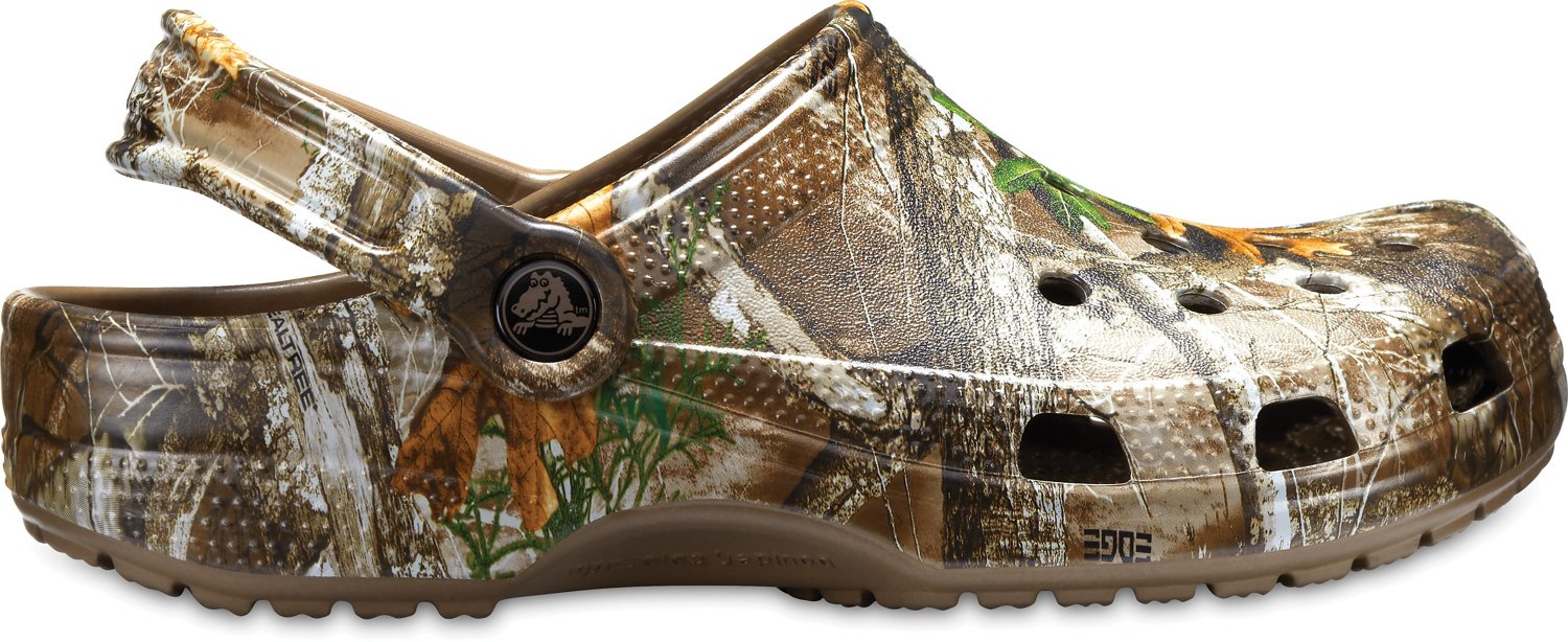 Crocs Men's Classic Realtree Edge Clogs | Academy