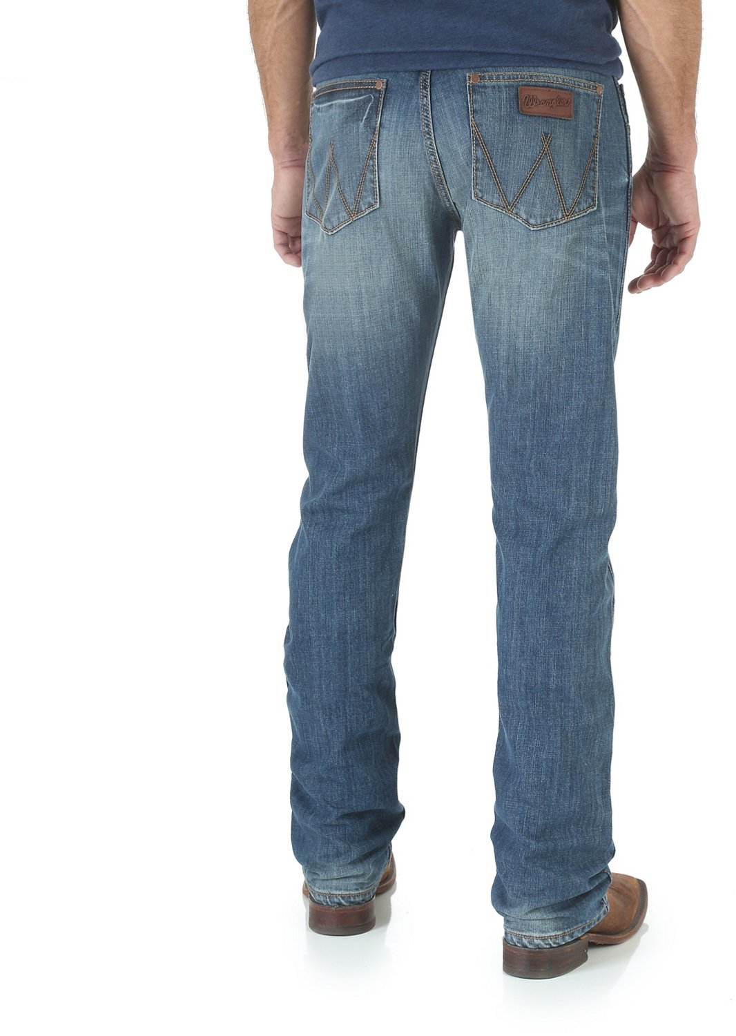 Men's Wrangler Retro® Slim Fit Straight Leg Jean in Bozeman