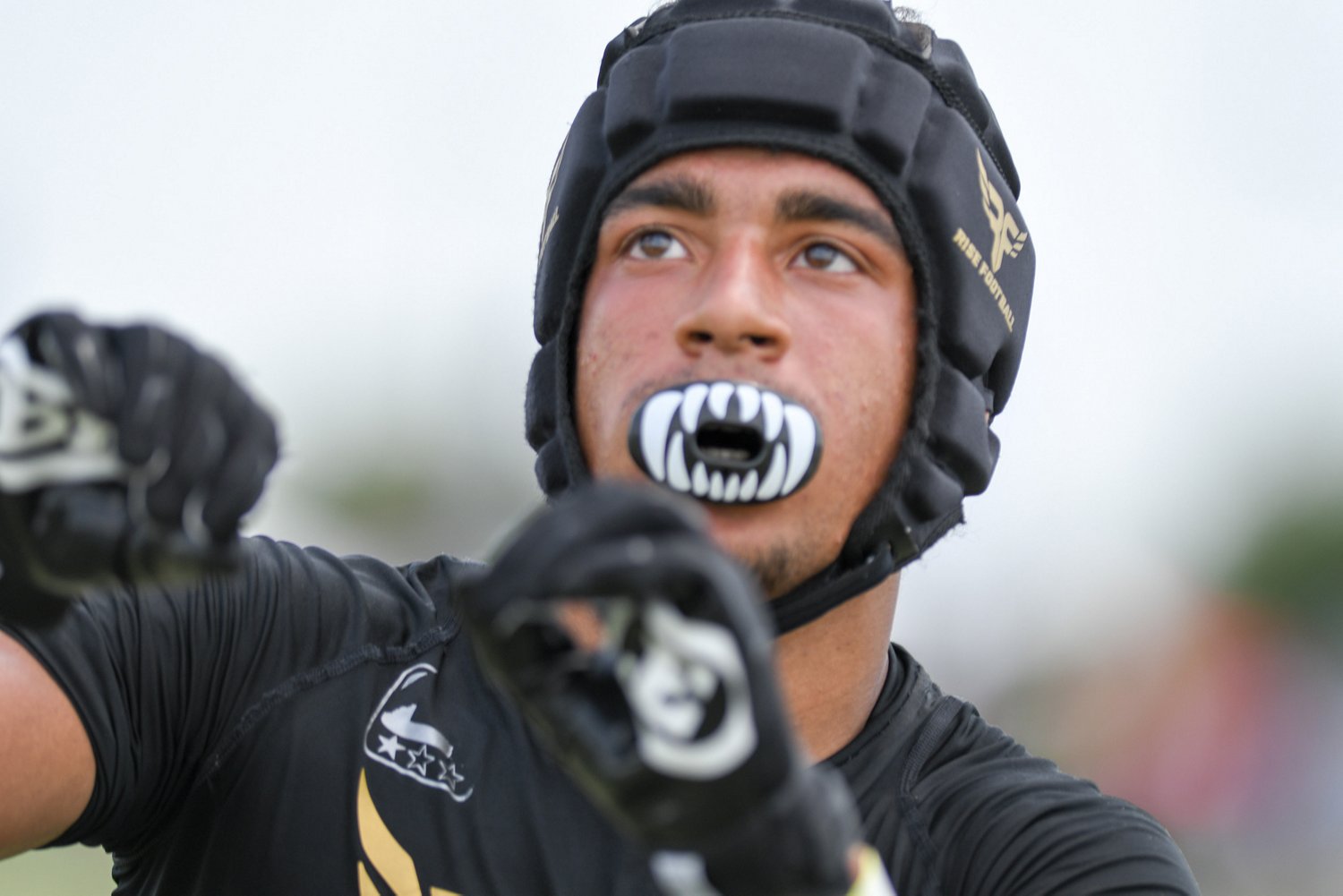 Battle Adults' Predator Oxygen Football Mouth Guard - view number 4