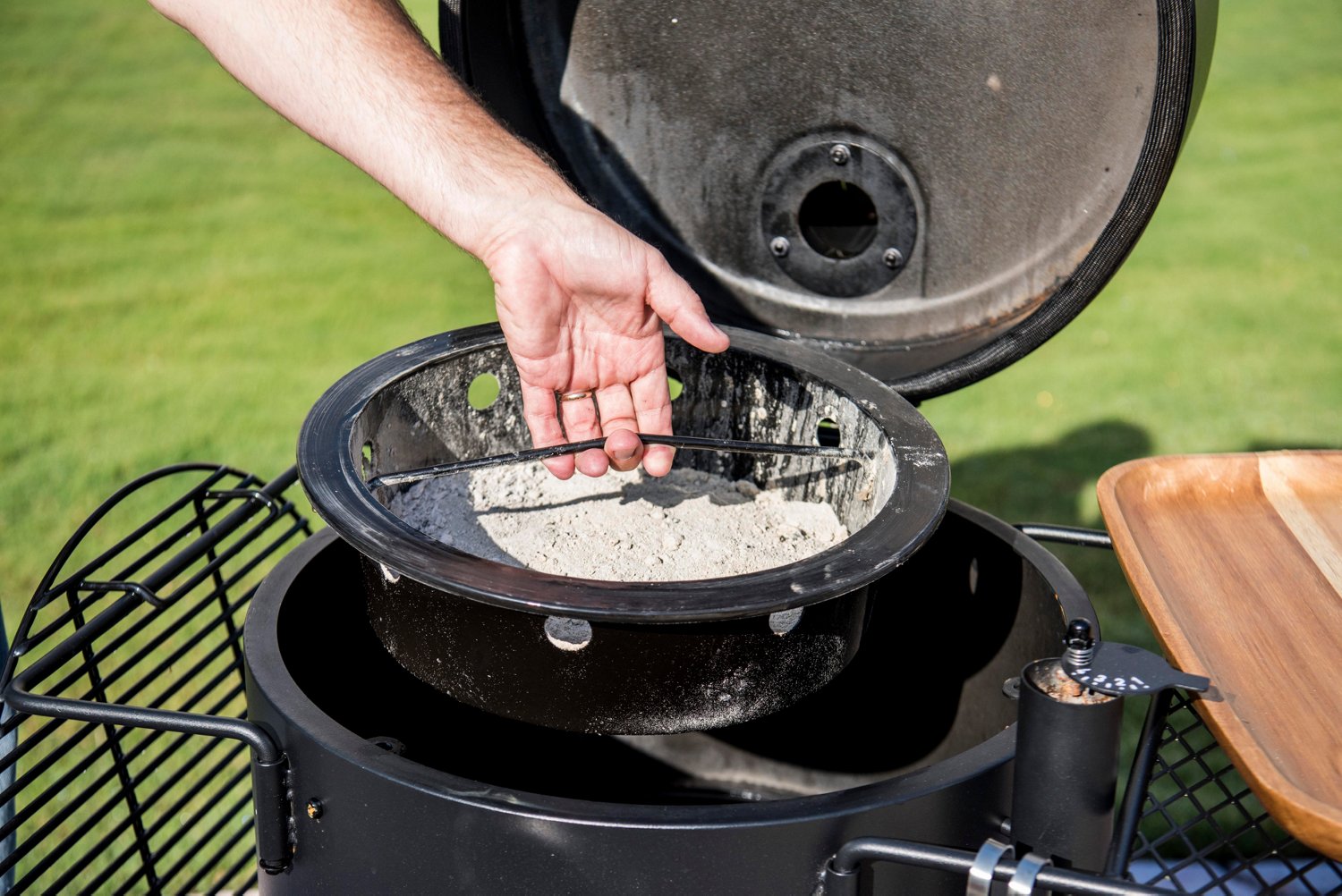 Oklahoma joe hotsell bronco drum smoker