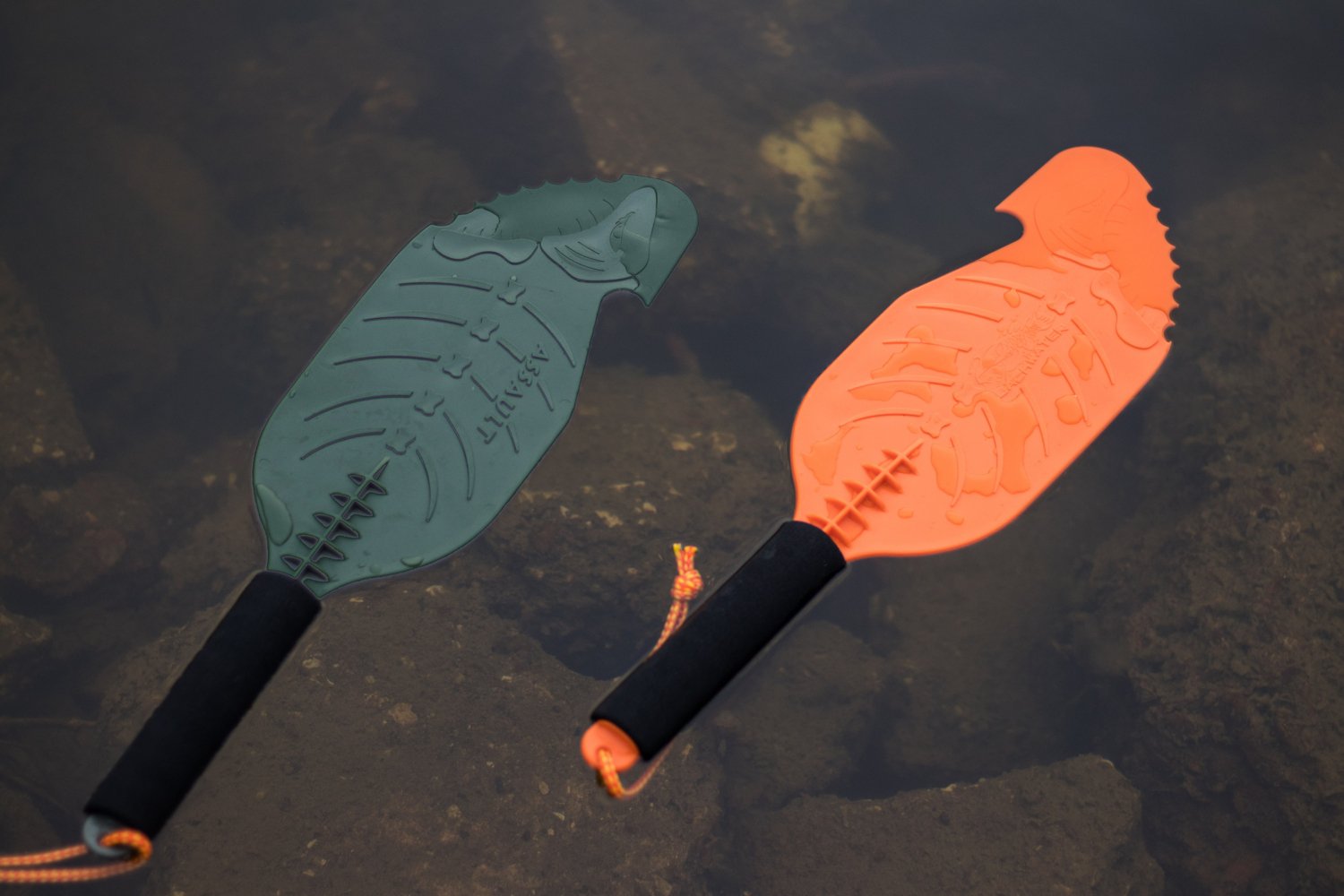 YakGear Backwater Assault Hand PaddleCamco Crooked Creek Wooden Paddle