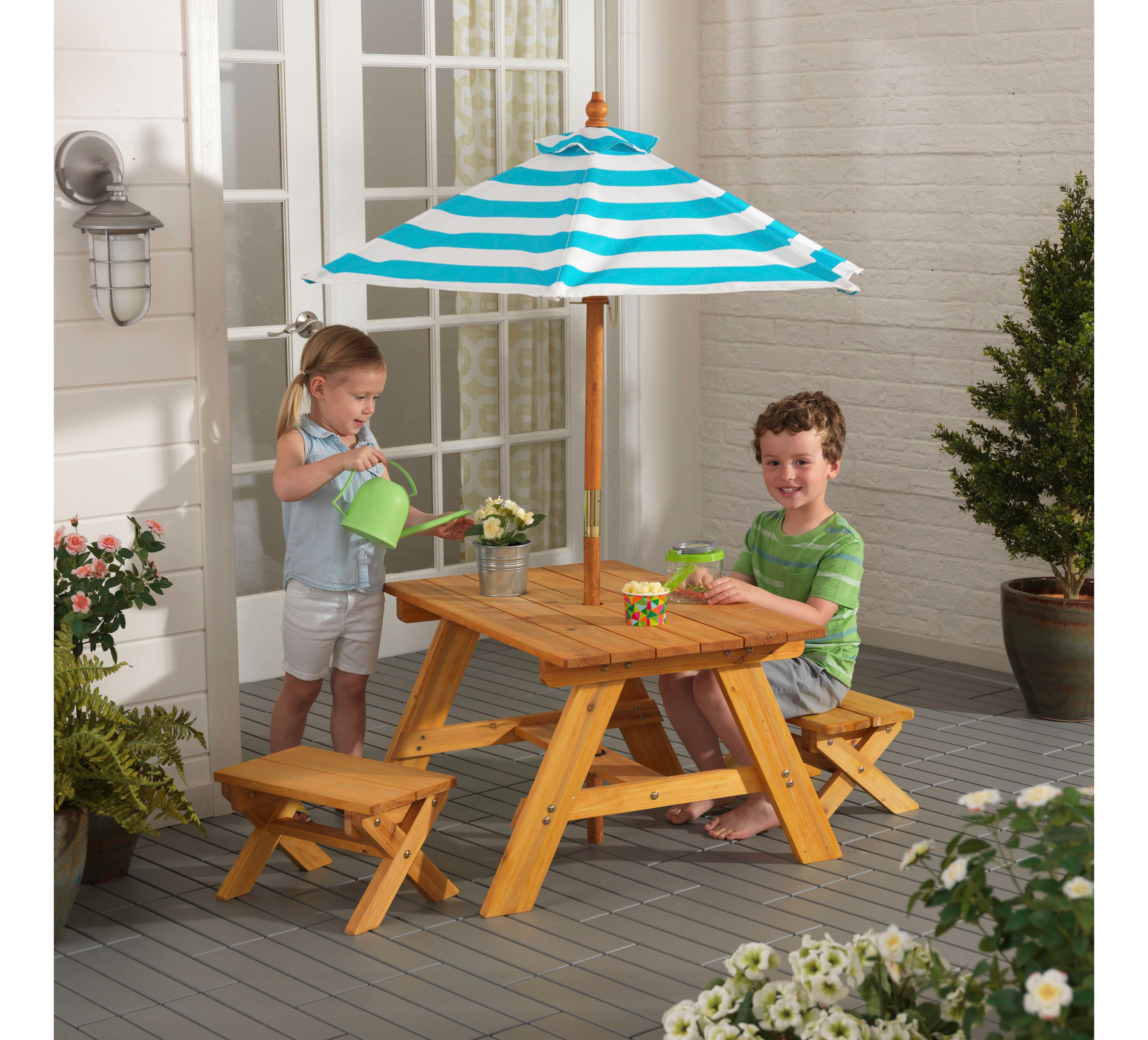 KidKraft Outdoor Table with Benches & Umbrella