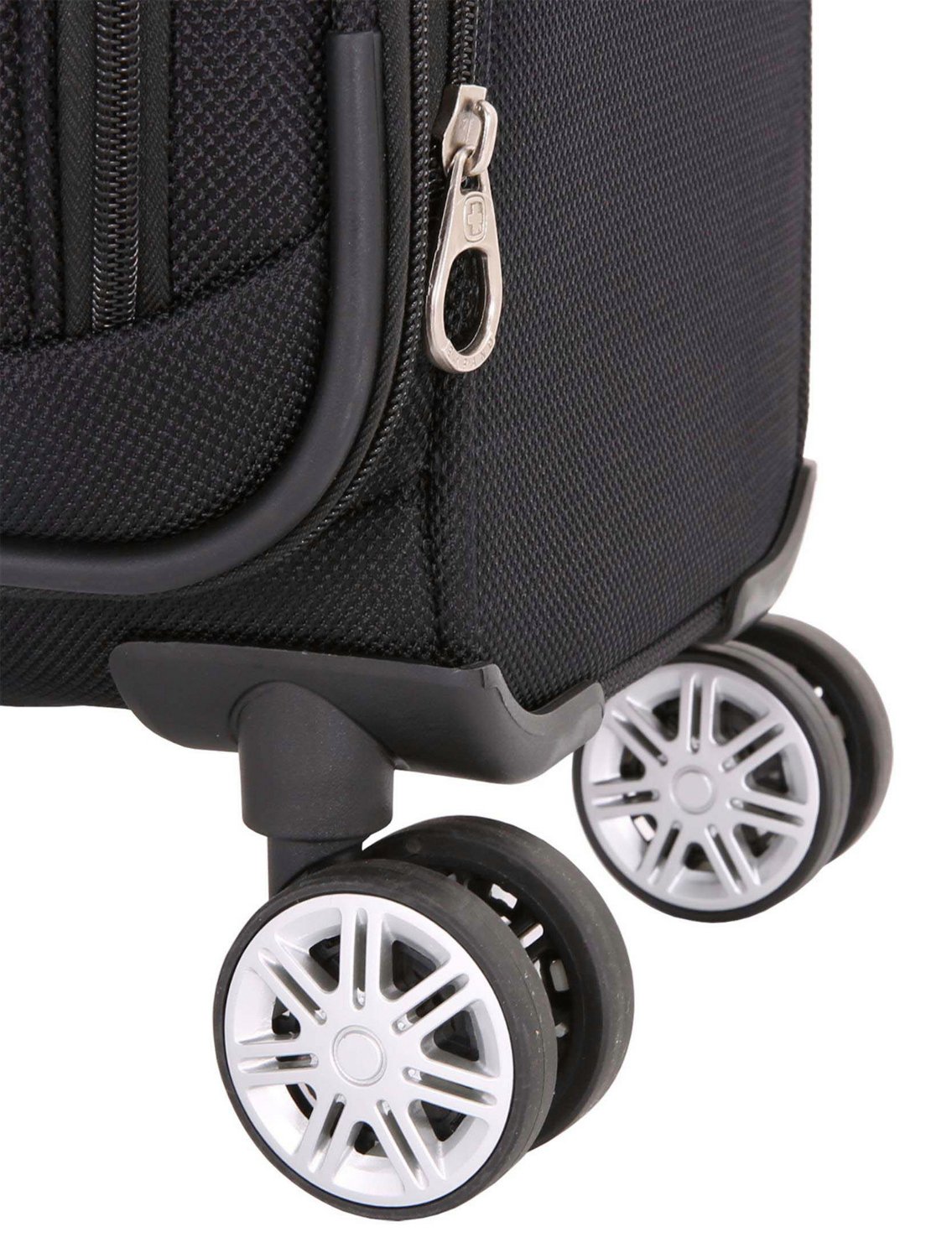 SwissGear 20 in Spinner CarryOn Luggage Academy