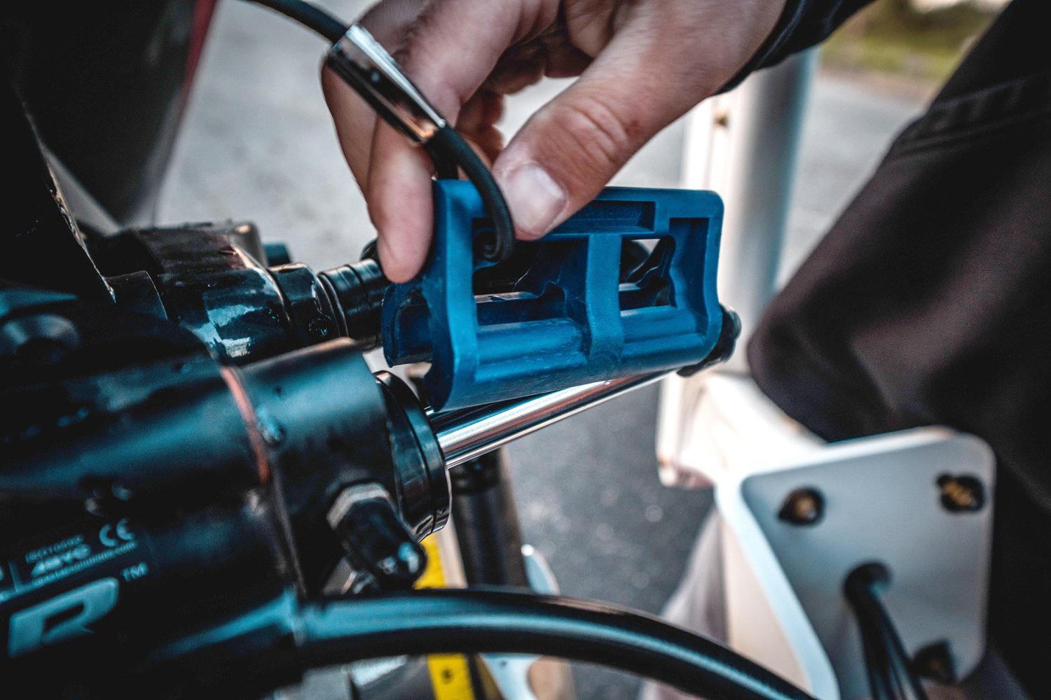 T-H Marine Steer Stop Outboard Hydraulic Steering Lock                                                                           - view number 2