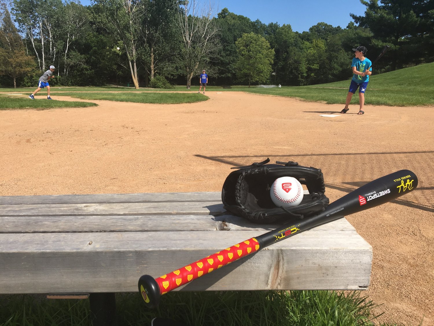 SweetSpot Baseball Atlanta Braves 32” Senior Bat and Spaseball Combo