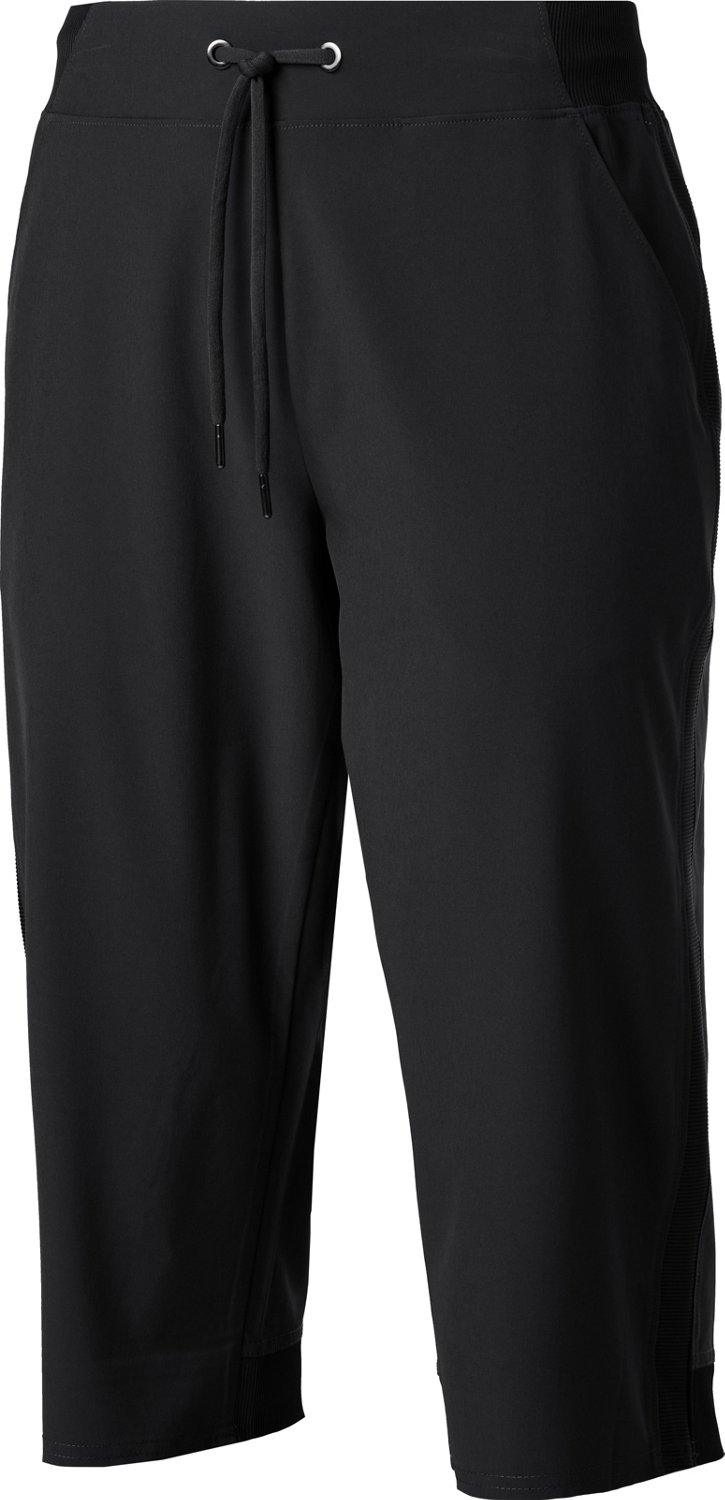 Women's Umbro Sports capri pants, size 36 (Black)