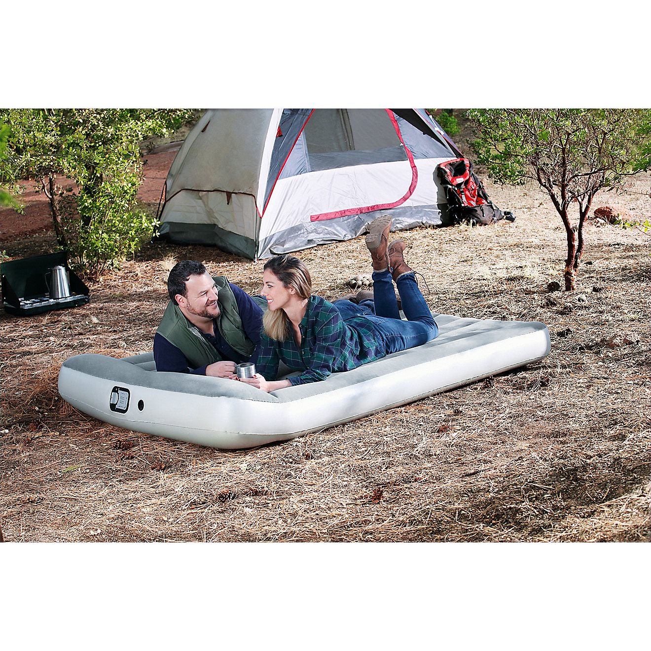 Magellan Outdoors Single High Queen-Size Air Mattress with Built-In Pump                                                         - view number 4