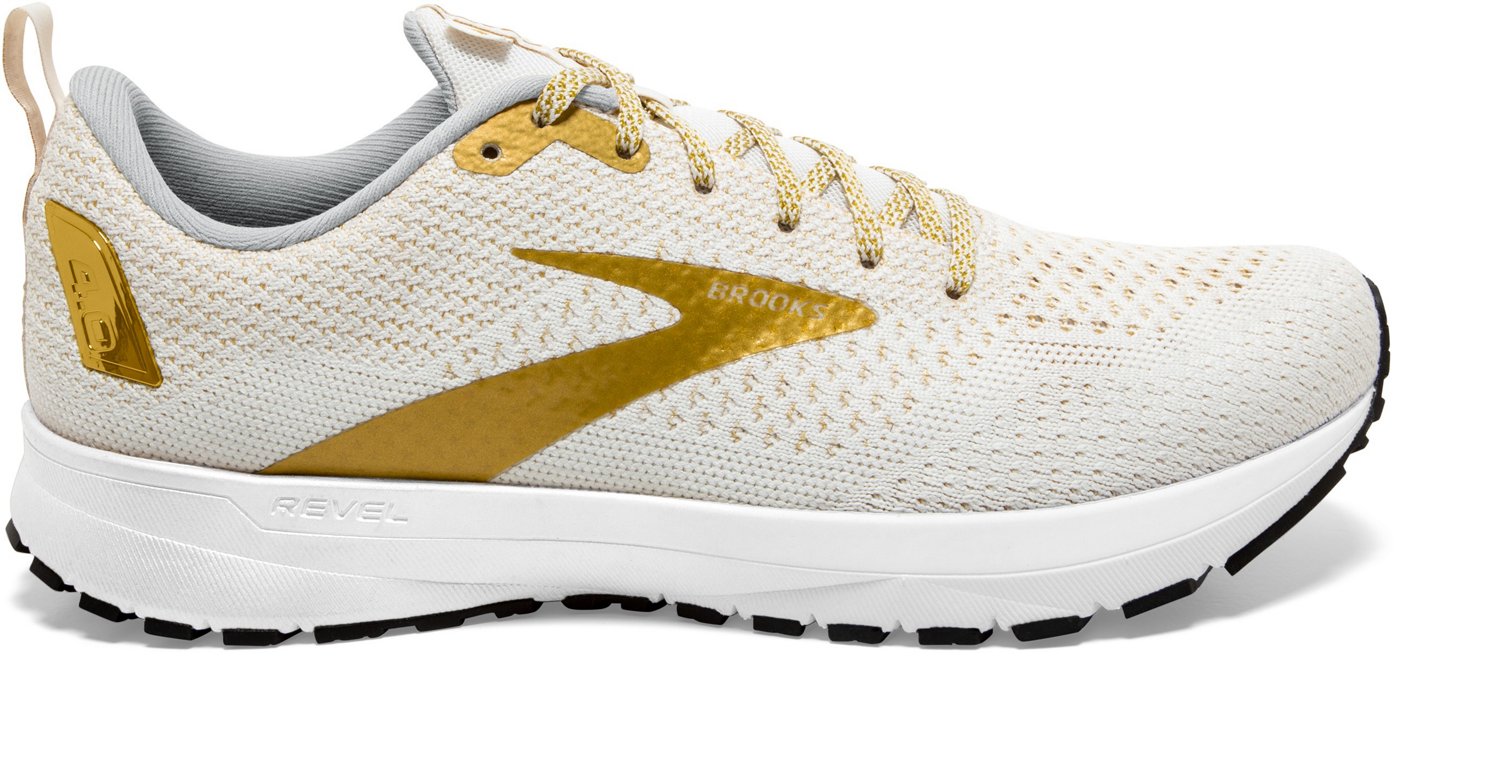 Brooks W Revel 4 Medal Pack