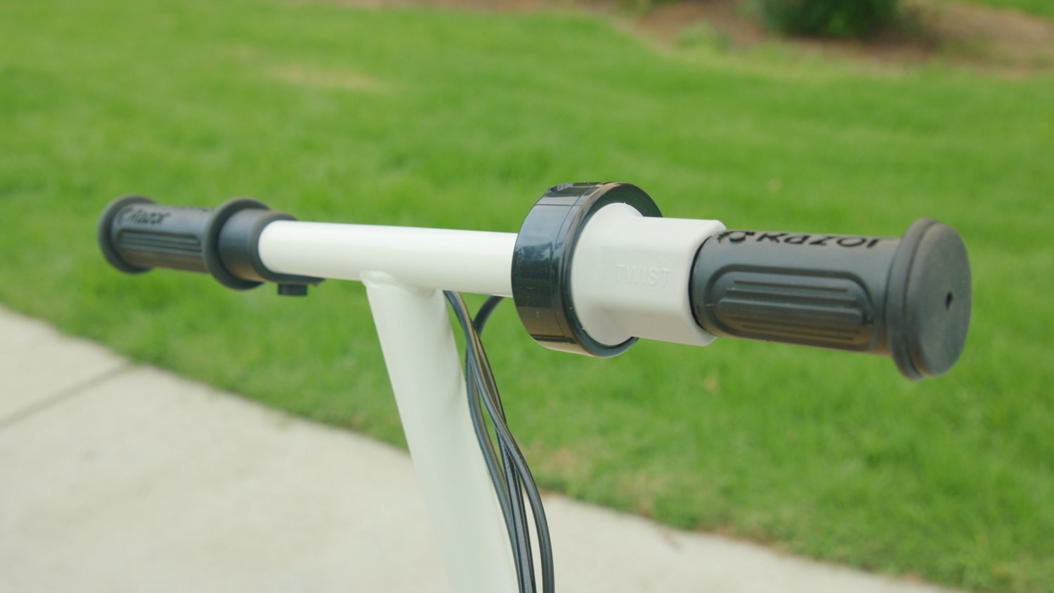 Razor E200 Electric Scooter                                                                                                      - view number 5