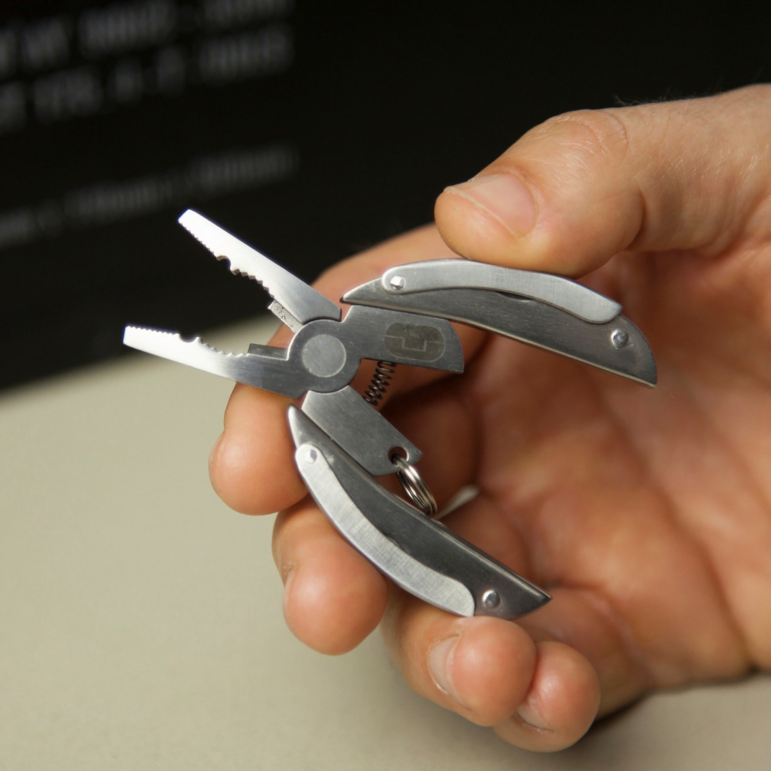 True Utility Scarab 7-in-1 Multi Tool