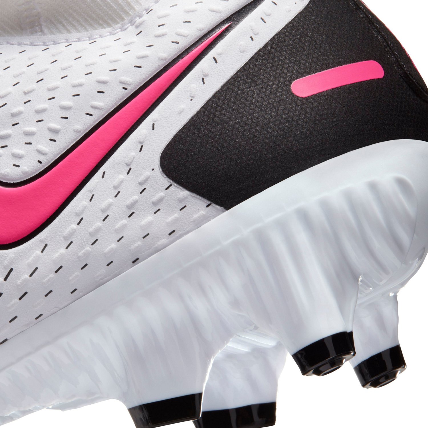 nike dynamic fit soccer cleats