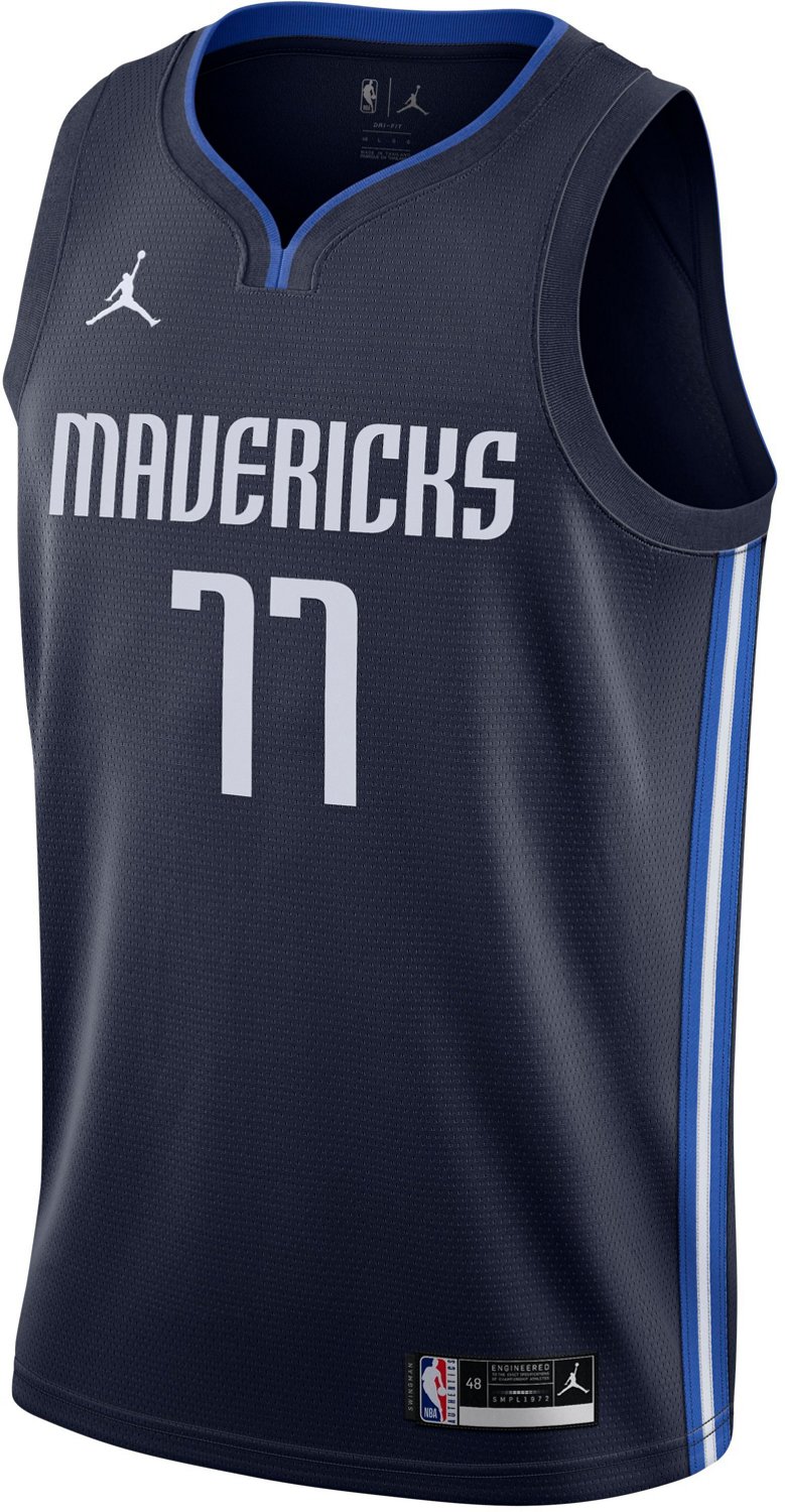 Nike Men's Dallas Mavericks Luka Doncic Swingman Statement Jersey Academy