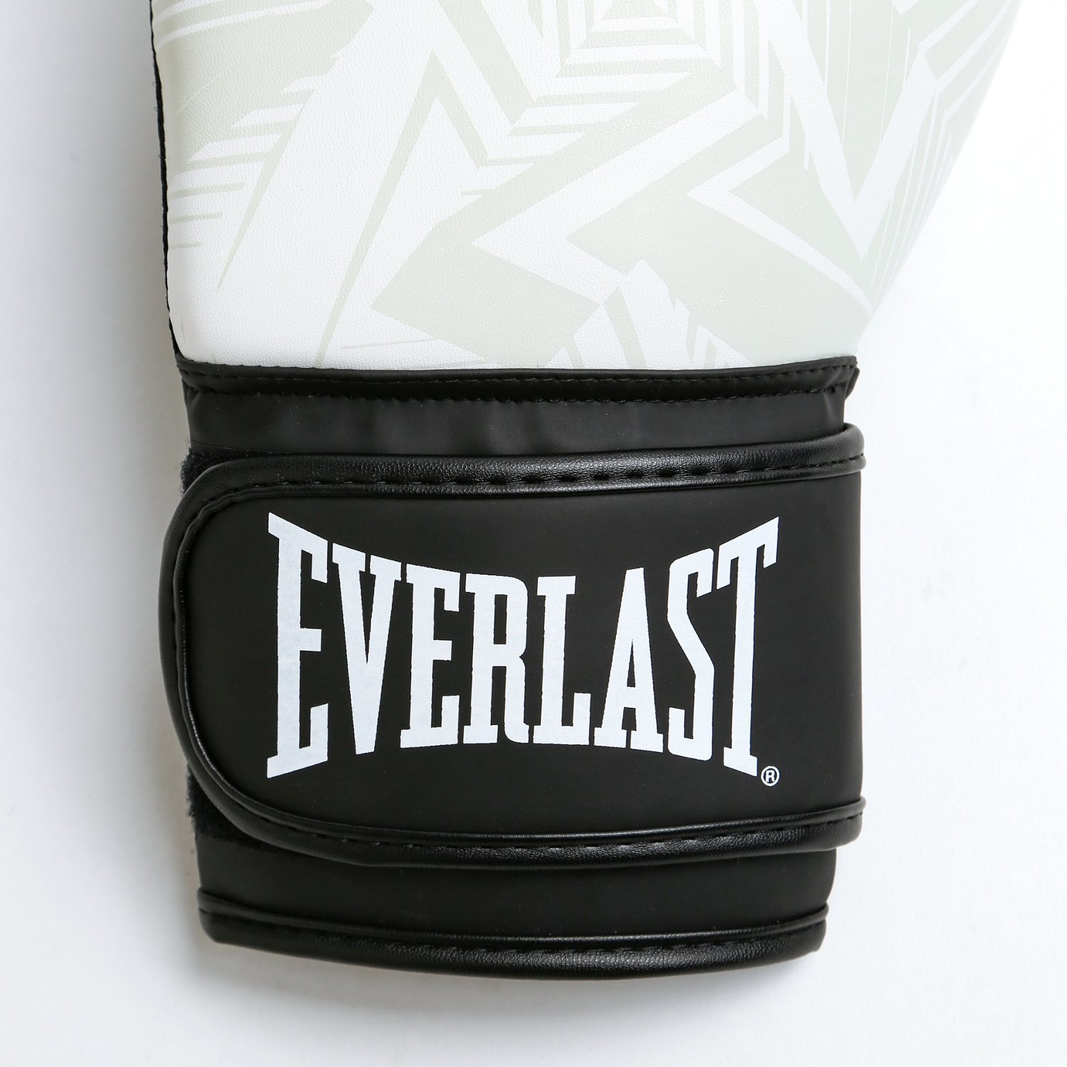 Everlast 12 oz White Geo Spark Training Gloves                                                                                   - view number 5