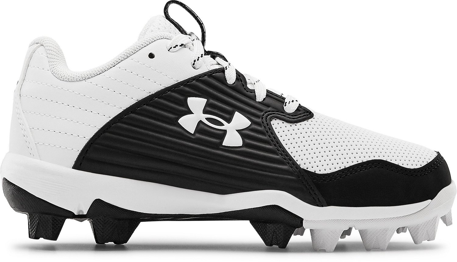 Academy under clearance armour cleats