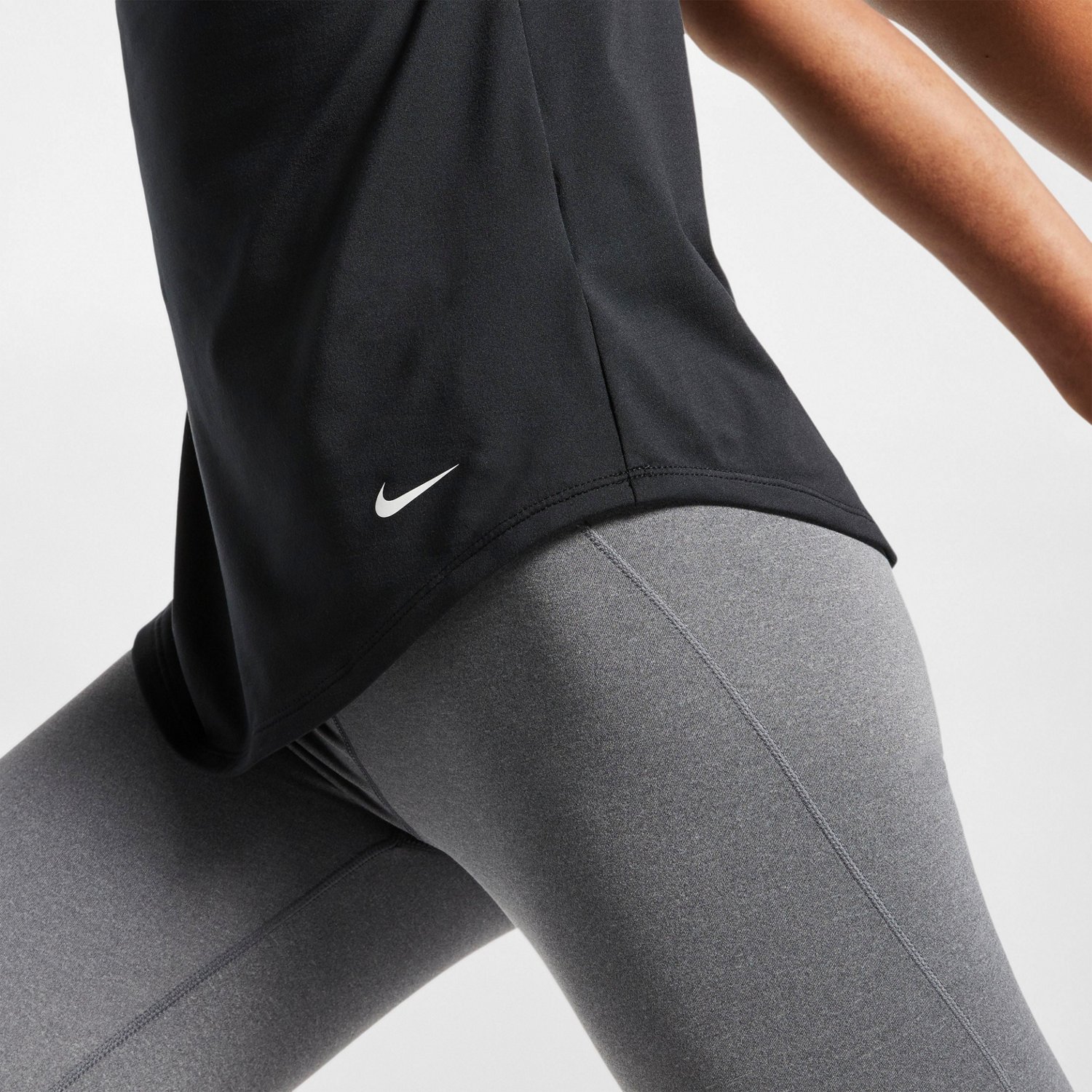 Nike Women's Soft Loose Yoga Training Tank Top                                                                                   - view number 4