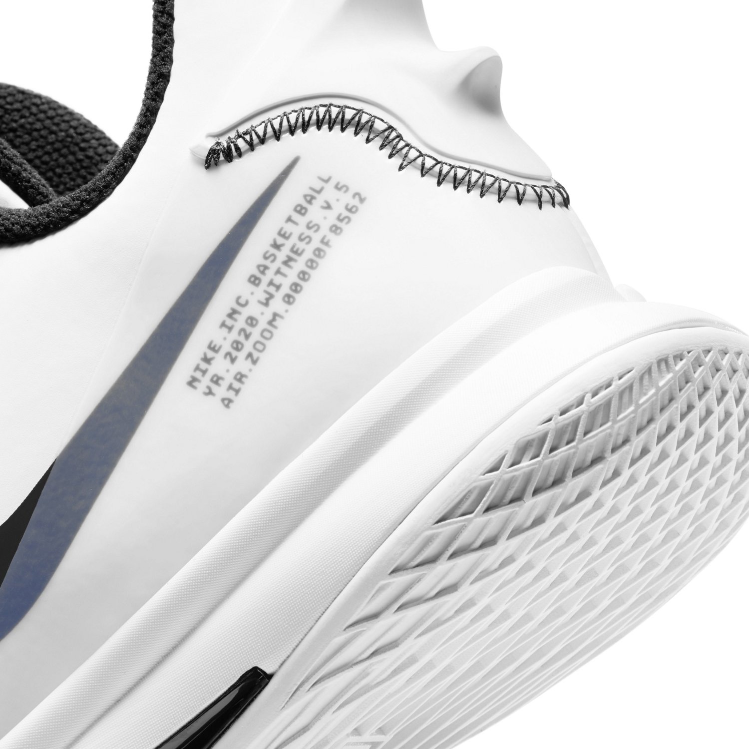 Nike Adults’ LeBron Witness 5 Basketball Shoes - view number 8