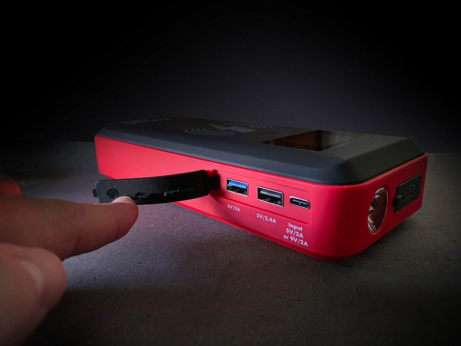 Schumacher Electric SL1452 2000 Peak Amp Lithium Ion Jump Starter                                                                - view number 4