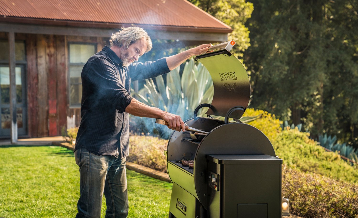 Traeger Ironwood 885 Wood Pellet Grill                                                                                           - view number 5