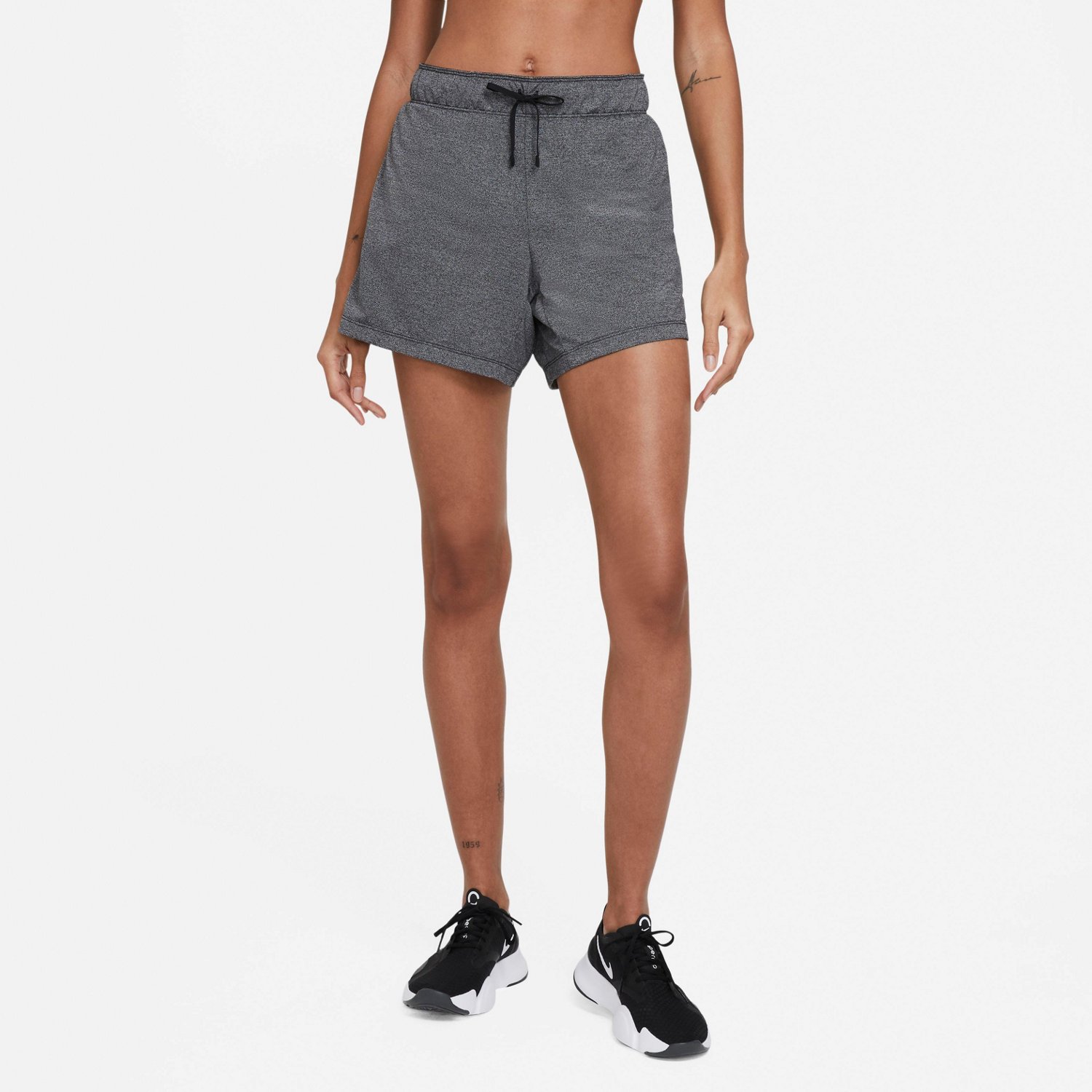 Nike women's store attack training shorts