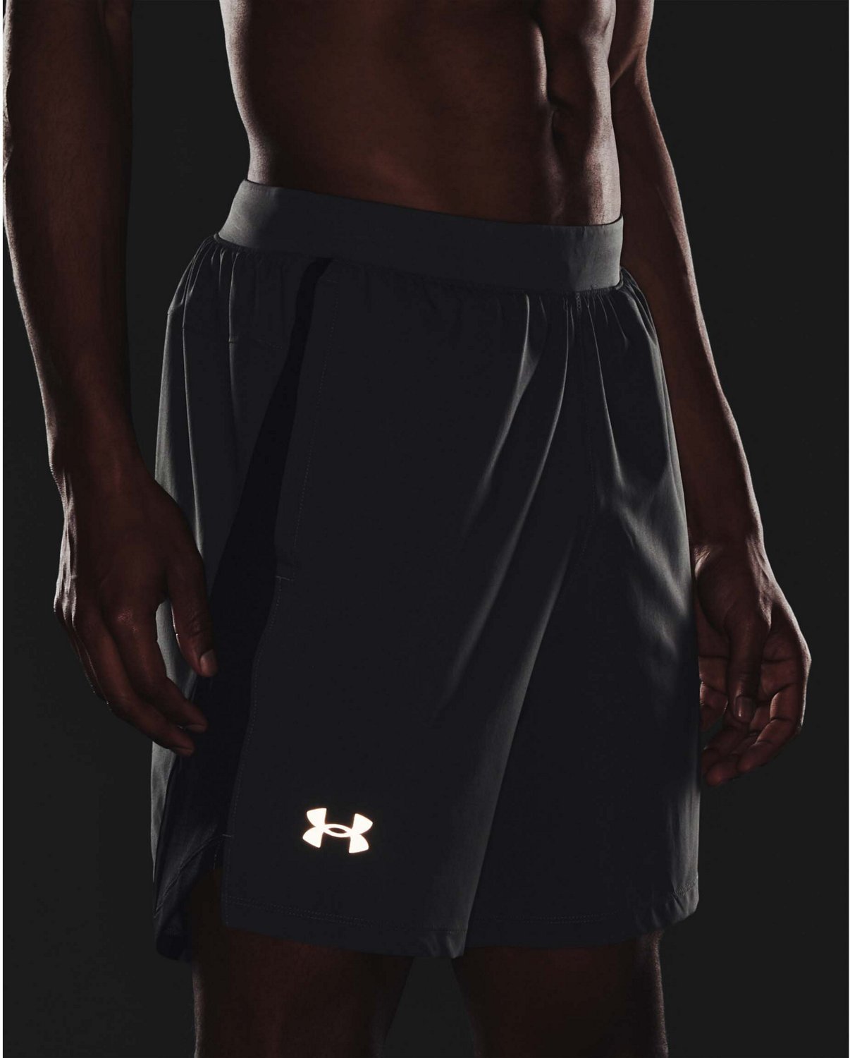 Under Armour Men UA LAUNCH SW 7'', Comfortable Gym Shorts, Running Shorts :  : Fashion