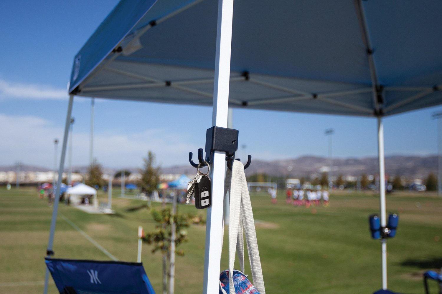 Z-Shade Towel and Bag Holder Canopy Accessory                                                                                    - view number 2