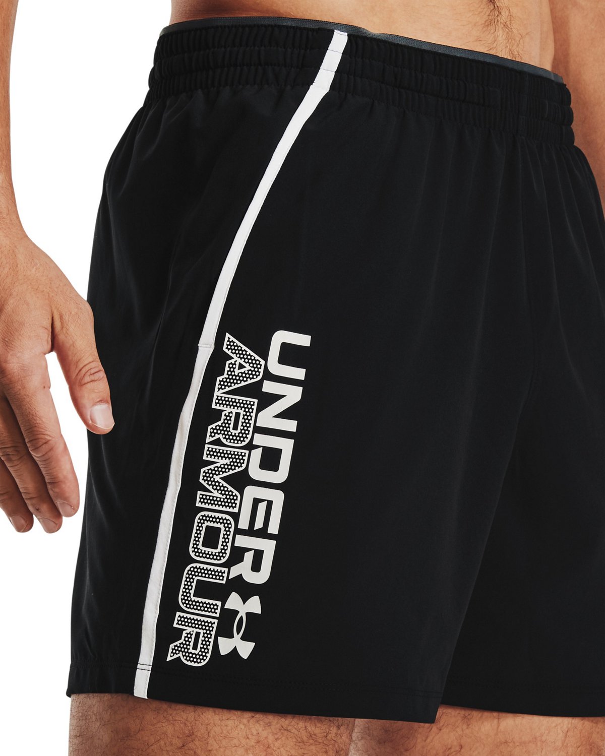 Under Armour Men's Qualifier Wordmark Shorts 5 in Academy