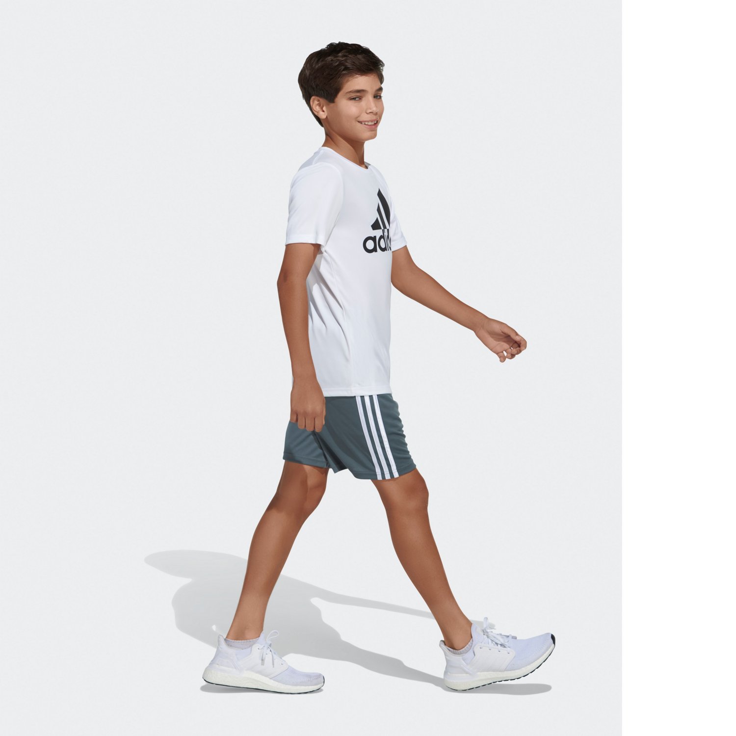 adidas Boys' Classic 3S Shorts - view number 3