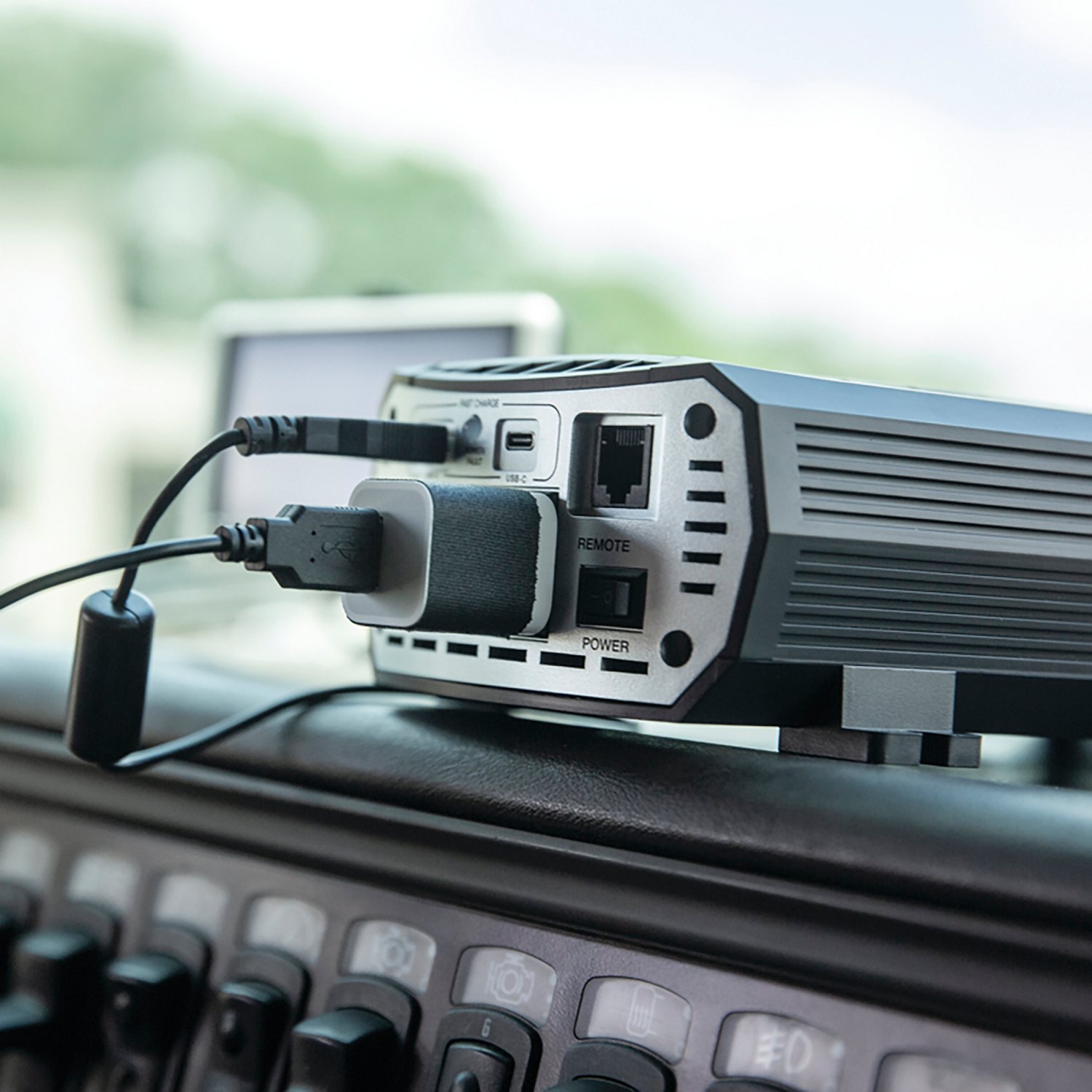 Cobra 500 Watt Power Inverter                                                                                                    - view number 5