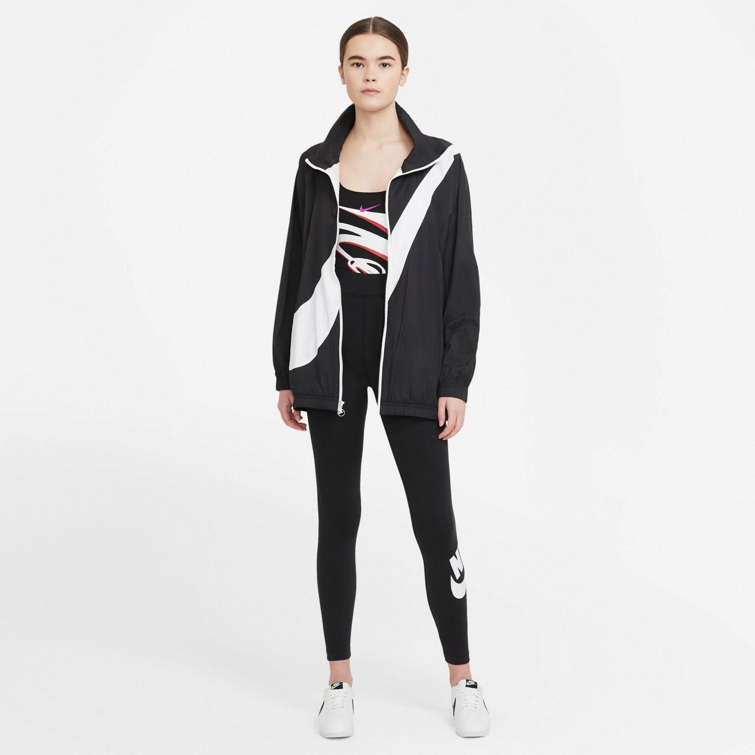 Nike Women’s Sportswear Essential Futura High-Rise Leggings - view number 5