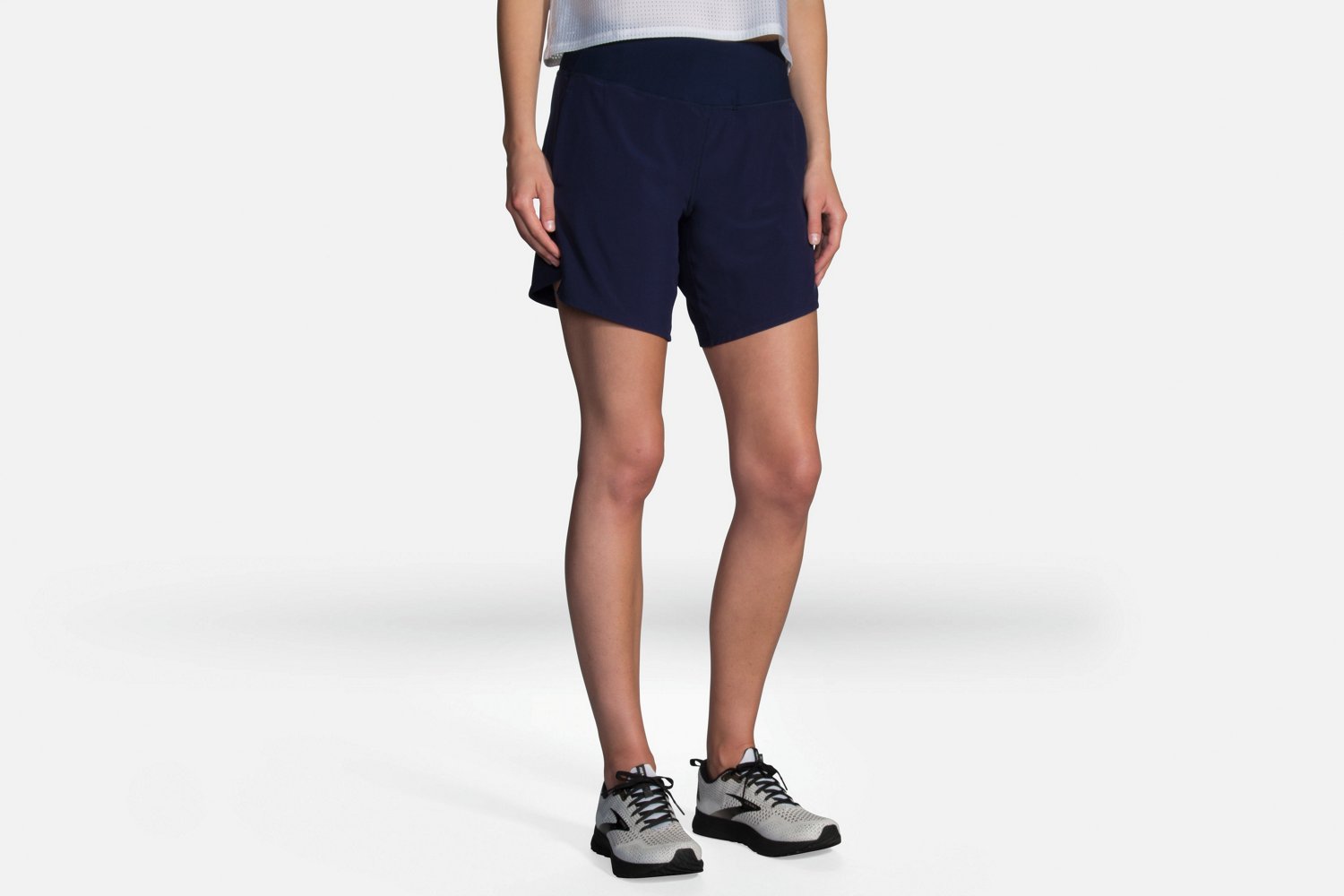 Brooks Women's Chaser Running Shorts 7 in Academy
