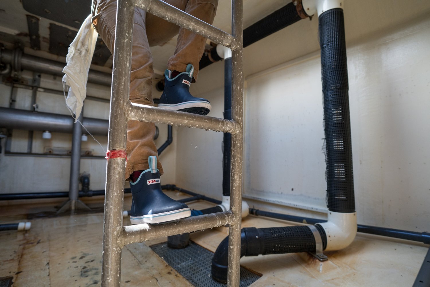 Xtratuf Women's 6 in. Ankle Deck Boots - view number 8