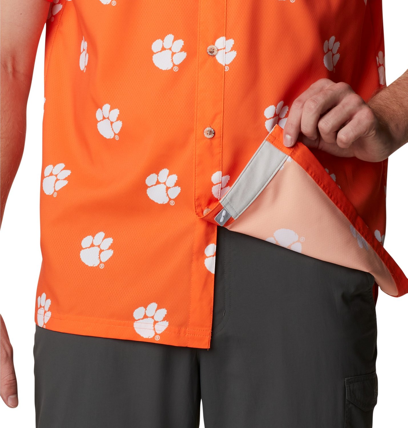 Columbia Sportswear Men's Clemson University CLG Super Slack Tide™ Logo Print Shirt - view number 5