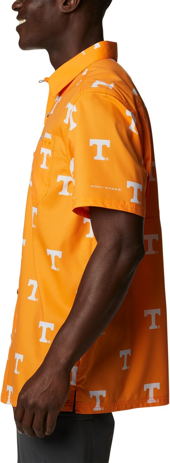 Columbia Sportswear Men's University of Tennessee CLG Super Slack Tide™ Logo Print Shirt - view number 3