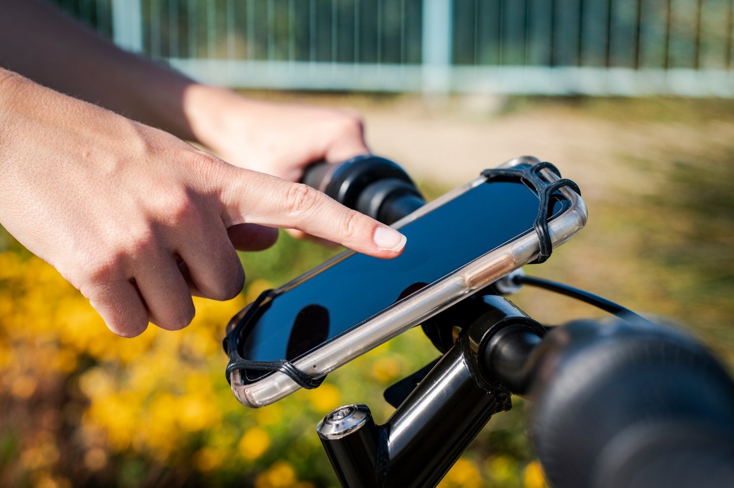 Bell Stowaway 900 Stretch Bicycle Handlebar Phone Mount                                                                          - view number 8