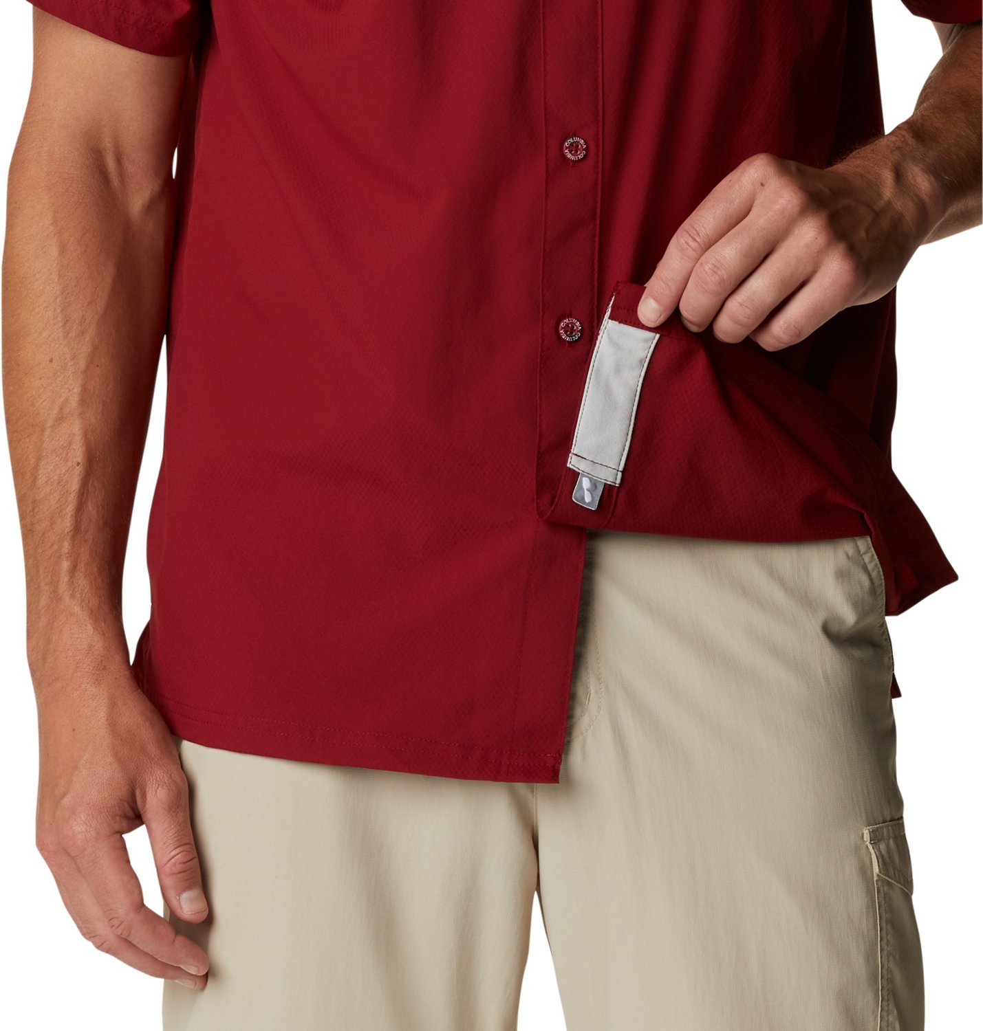 Columbia Sportswear Men's University of South Carolina Slack Tide Flag Camp Button Down Shirt