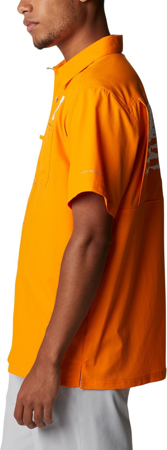 Columbia Sportswear Men's University of Tennessee Slack Tide Flag Camp Button Down Shirt                                         - view number 3