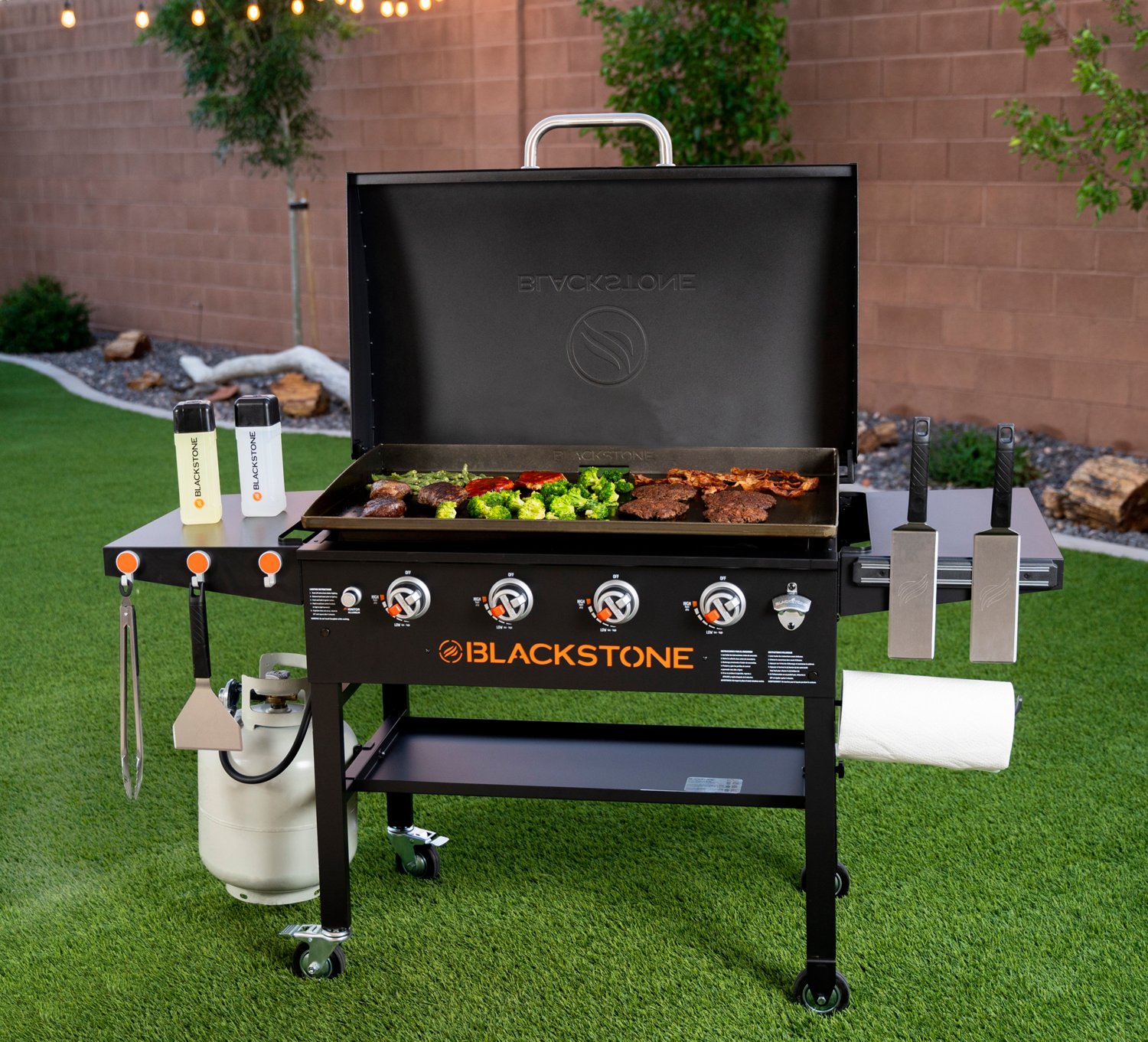 36 in. 4-Burner Liquid Propane Flat Top Grill with Hood by Blackstone at  Fleet Farm