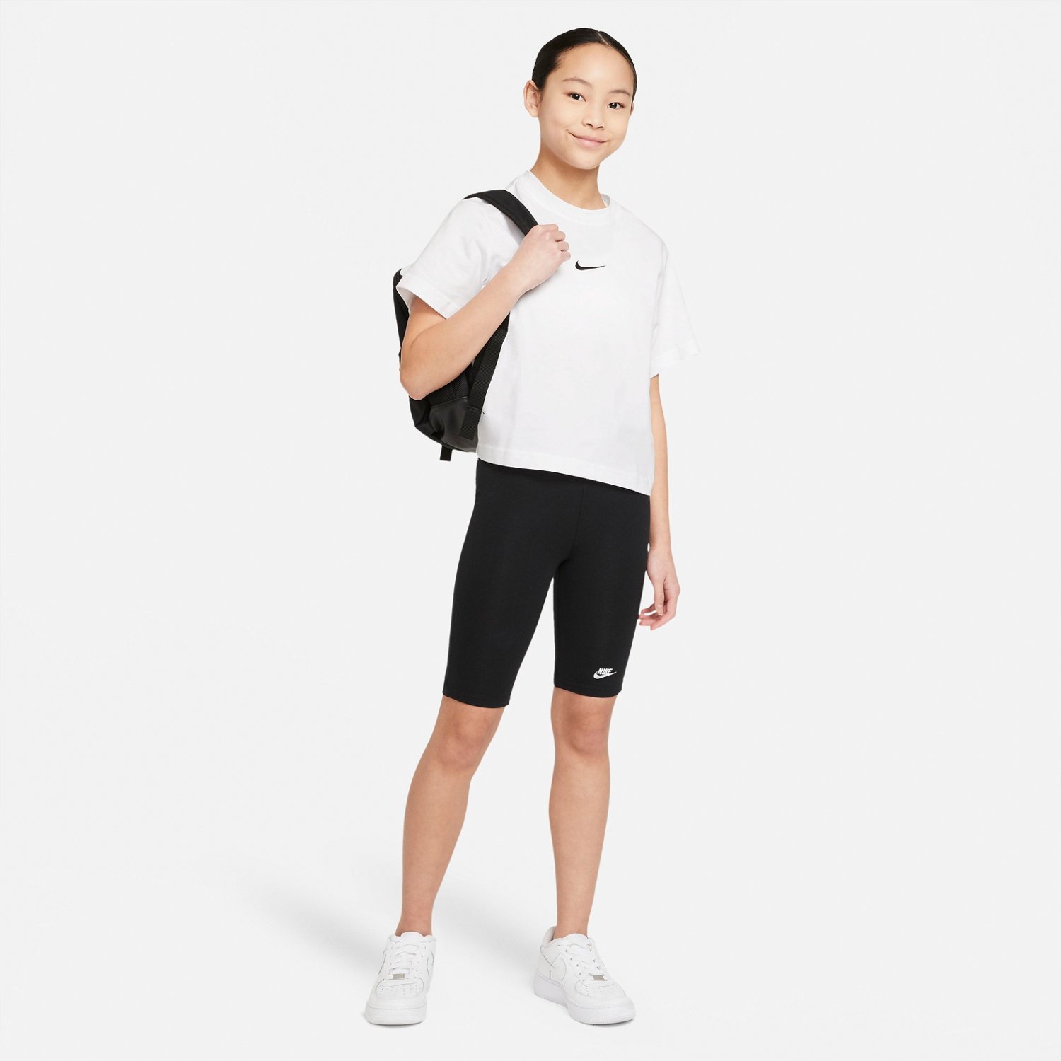 Nike Girls Sportswear Essential T-shirt | Academy