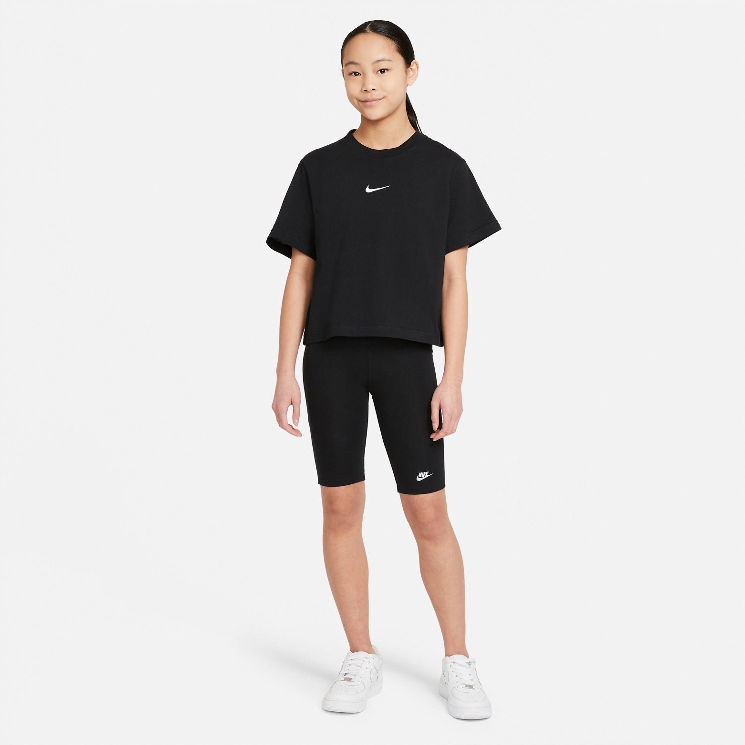 Nike Girls Sportswear Essential T-shirt | Academy