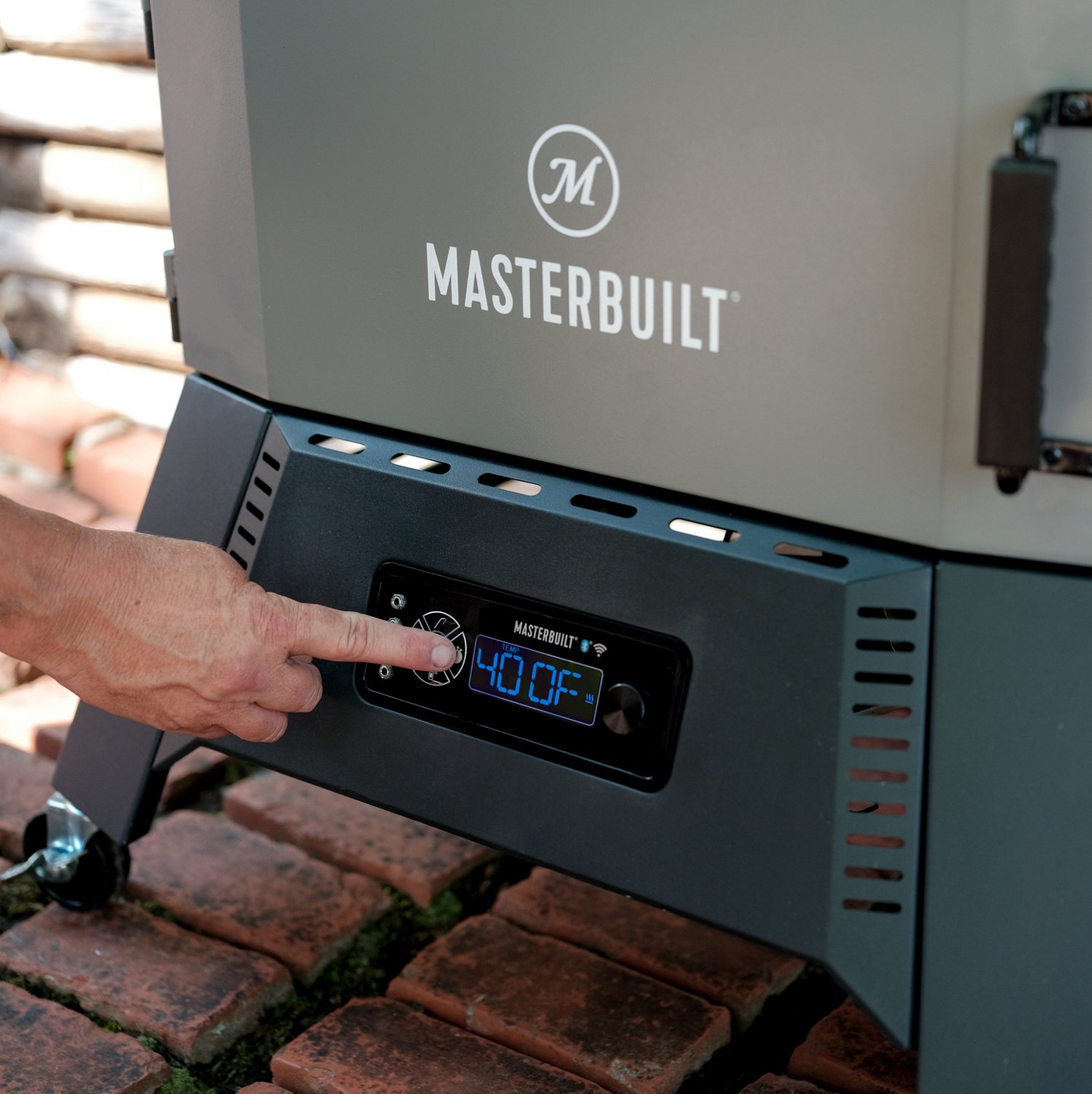 Masterbuilt 40 in Digital Charcoal Smoker Academy