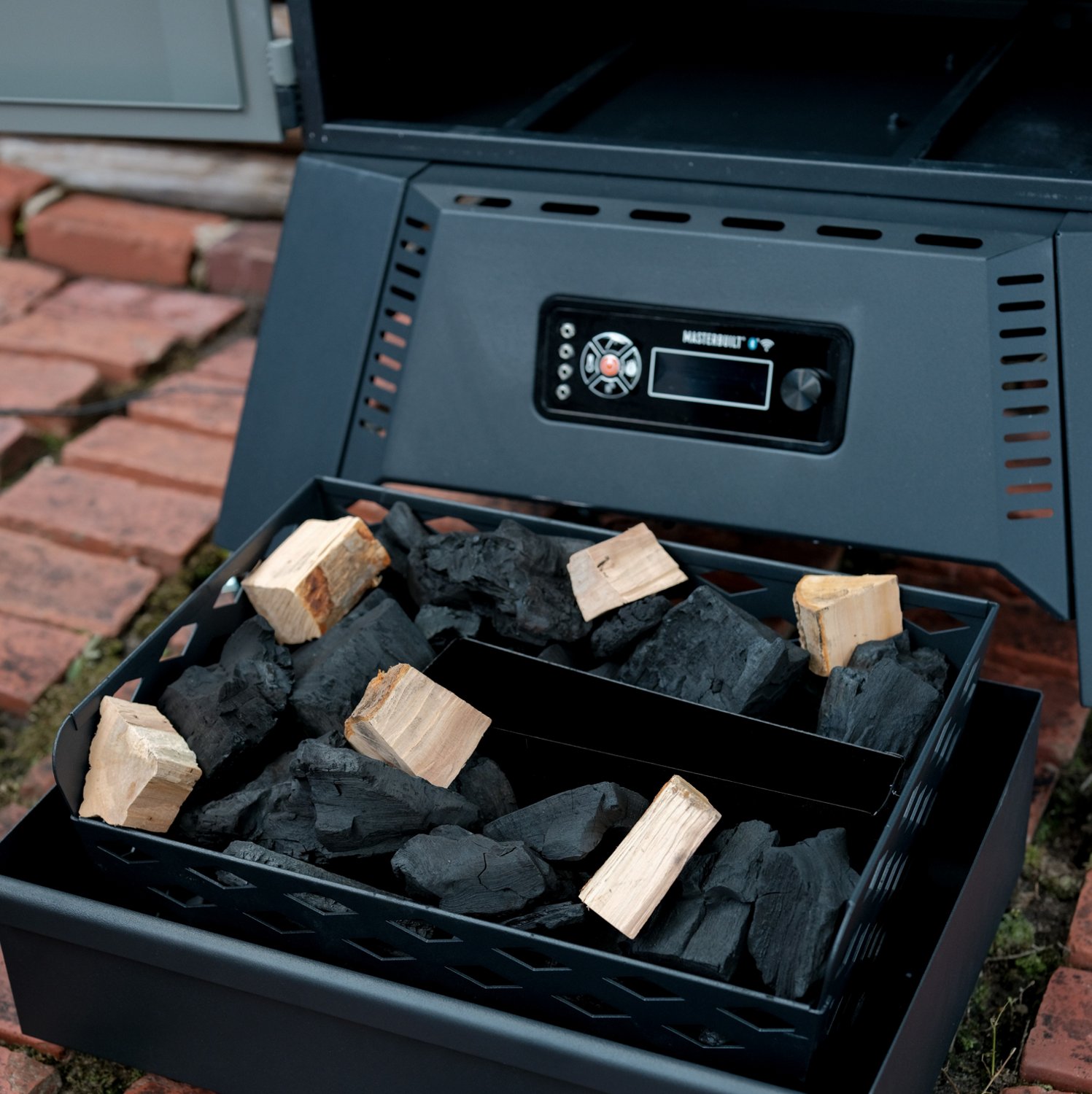 Masterbuilt 40 in Digital Charcoal Smoker                                                                                        - view number 6