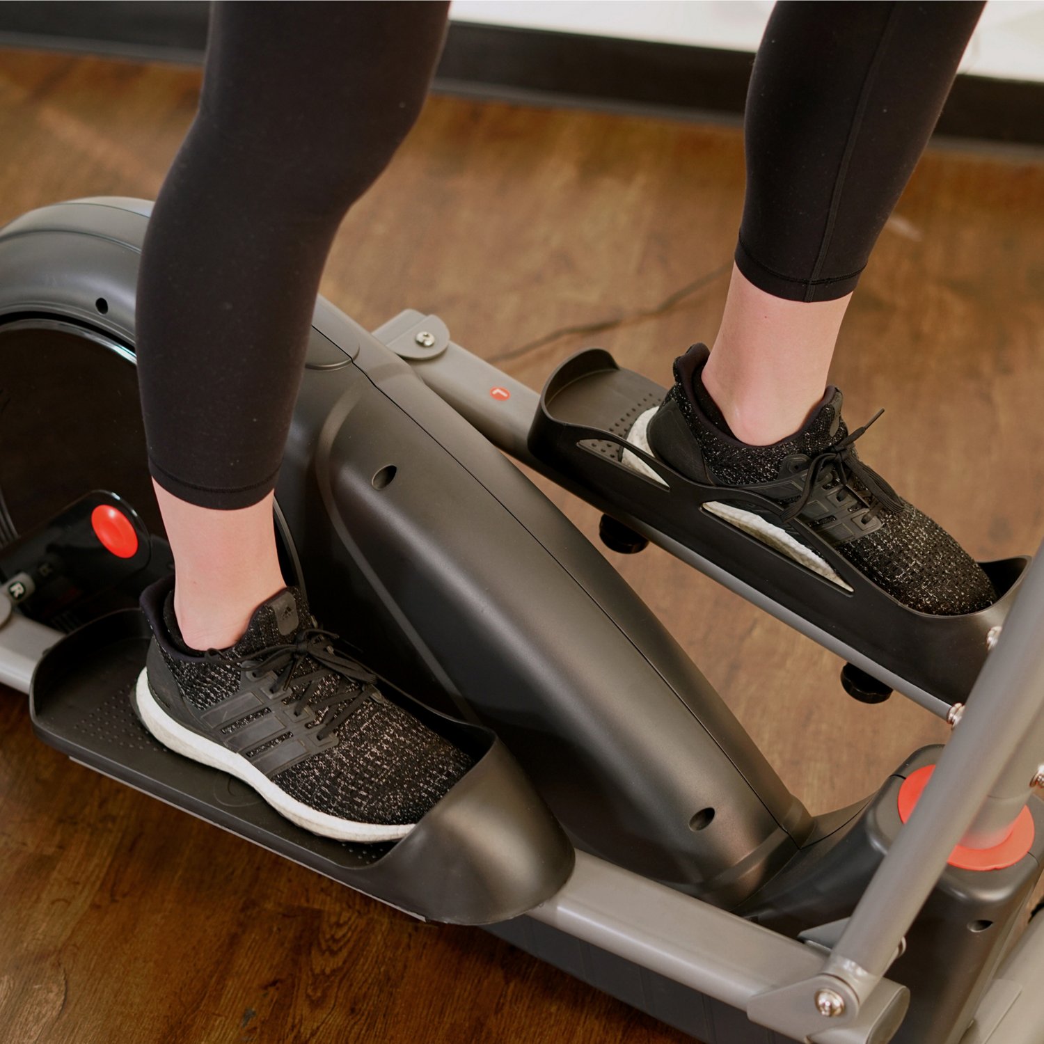 Sunny Health & Fitness Pre-Programmed Elliptical Trainer