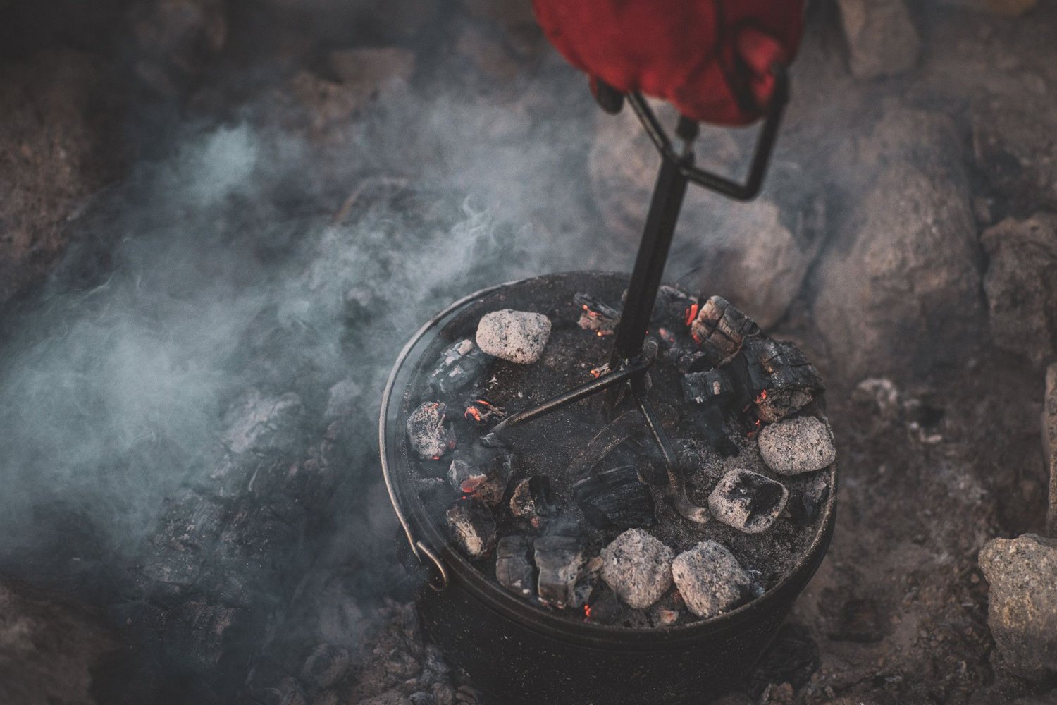 Camp Chef 12 in Cast Iron 9.3 qt Deluxe Dutch Oven - view number 2