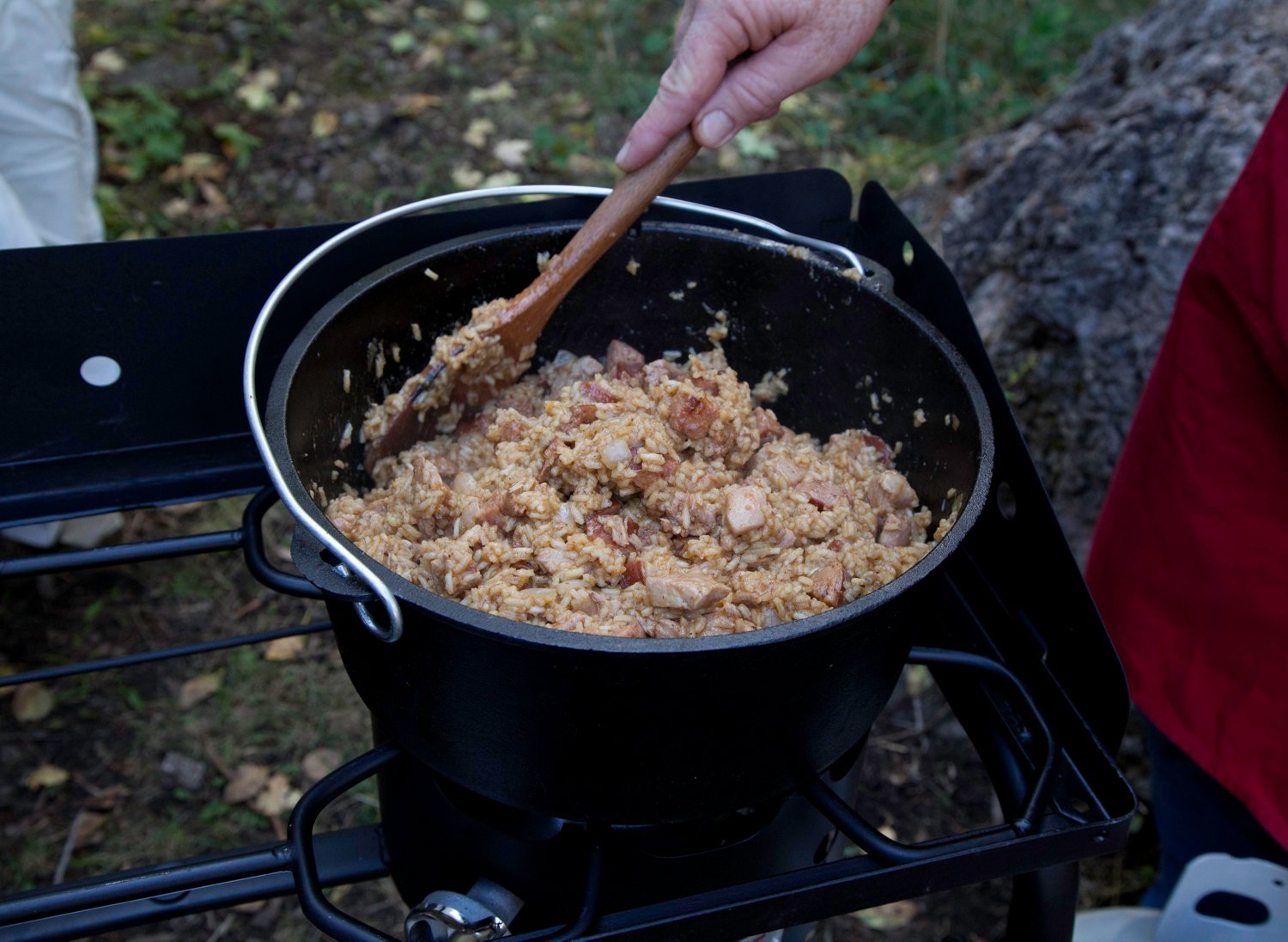 Camp Chef 12 in Cast Iron 8 qt Deep Dutch Oven Academy