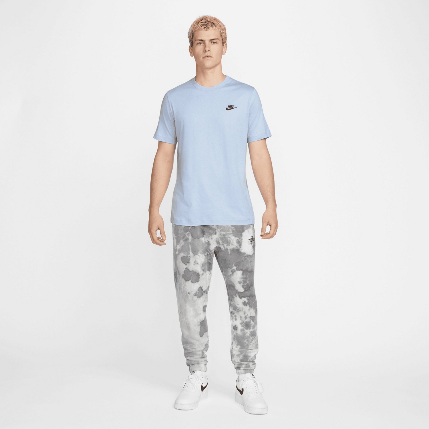 Nike Men's Sportswear Club Graphic T-shirt - view number 3