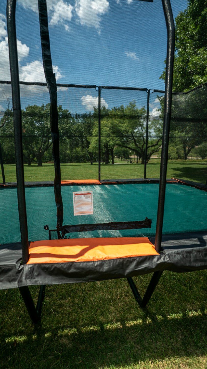 18 foot outlet trampoline