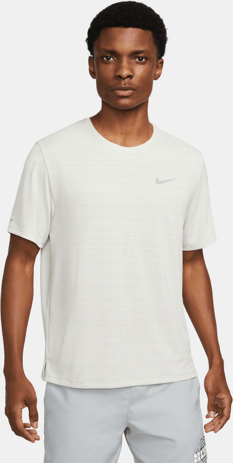 Saturar Permitirse lamentar Nike Men's Dri-FIT Miler Running T-shirt | Academy