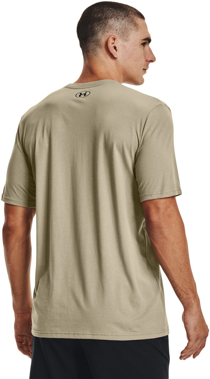 Under Armour Men's Camo Chest Stripe Short Sleeve T-shirt