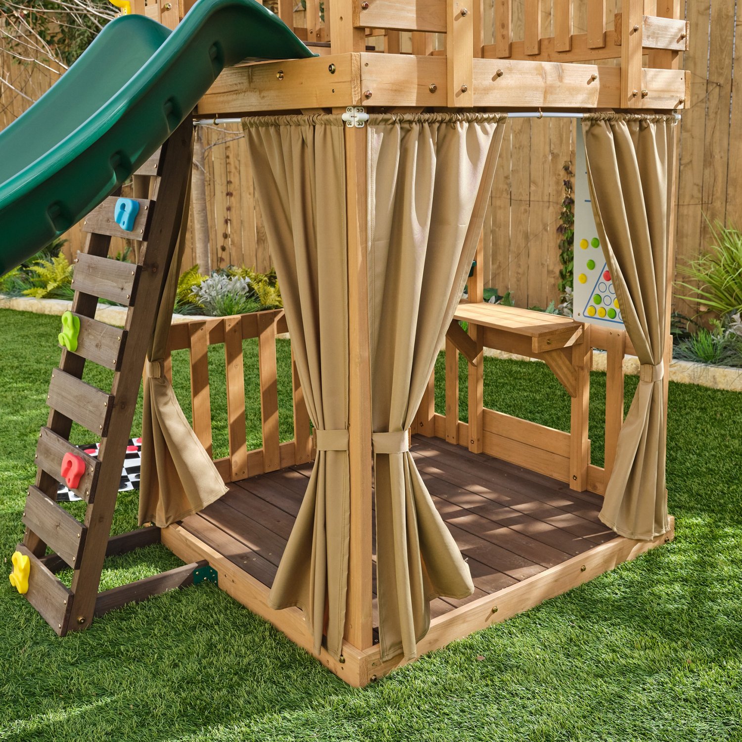 KidKraft Hangout Hideaway Playhouse Academy