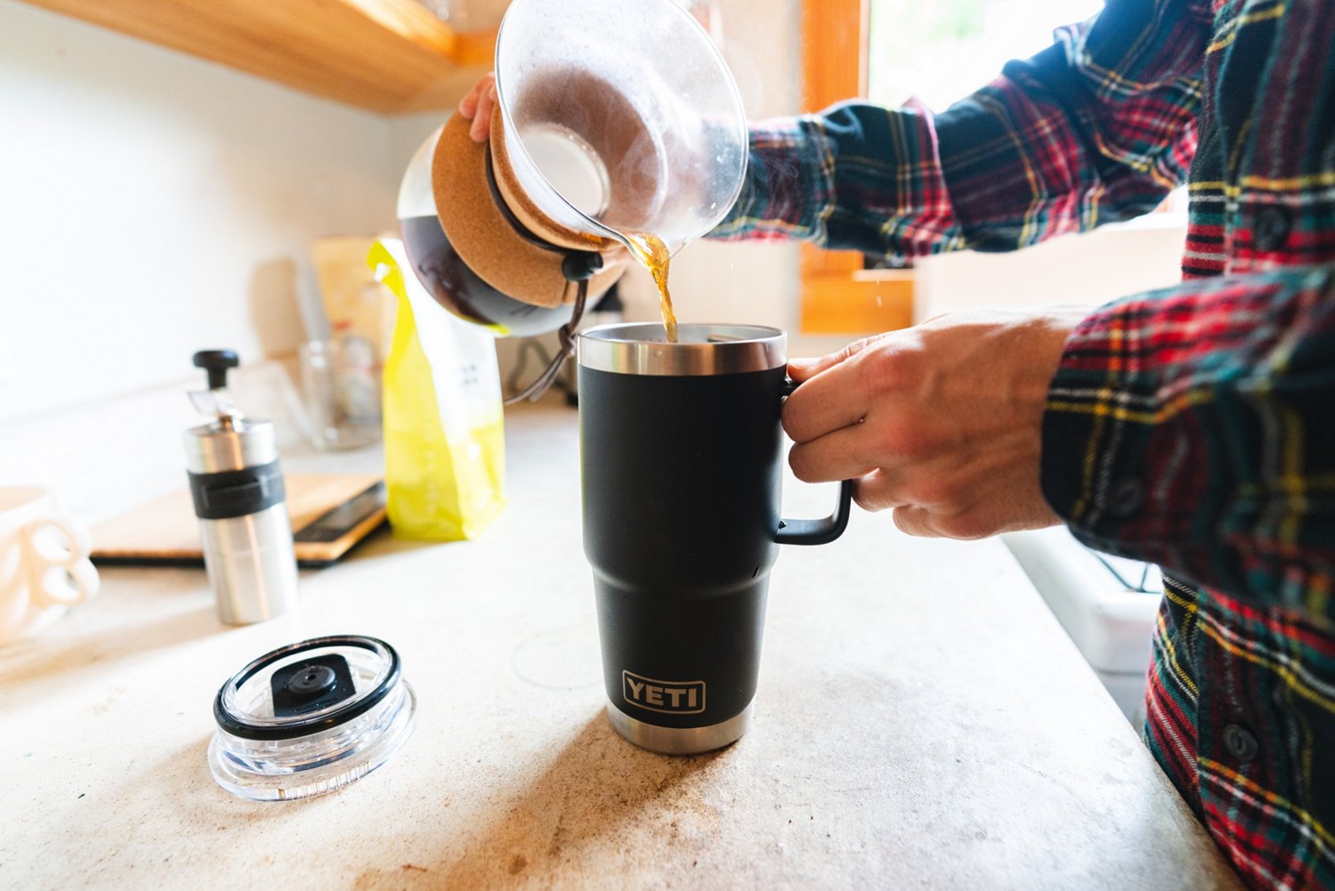 YETI Rambler 20 oz Travel Mug with Stronghold Lid                                                                                - view number 7